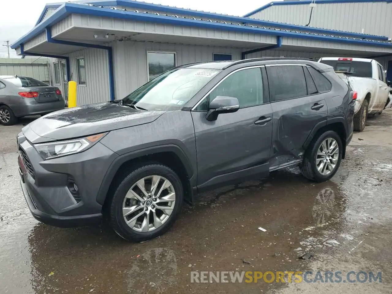 1 Photograph of a damaged car 2T3A1RFV1MC161114 TOYOTA RAV4 2021