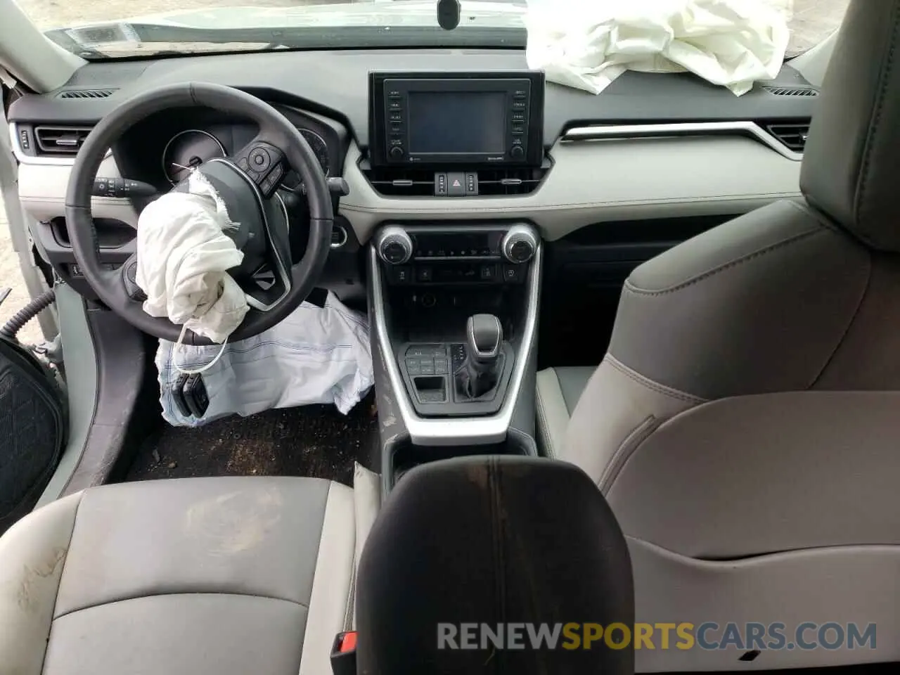 8 Photograph of a damaged car 2T3A1RFV1MW235226 TOYOTA RAV4 2021