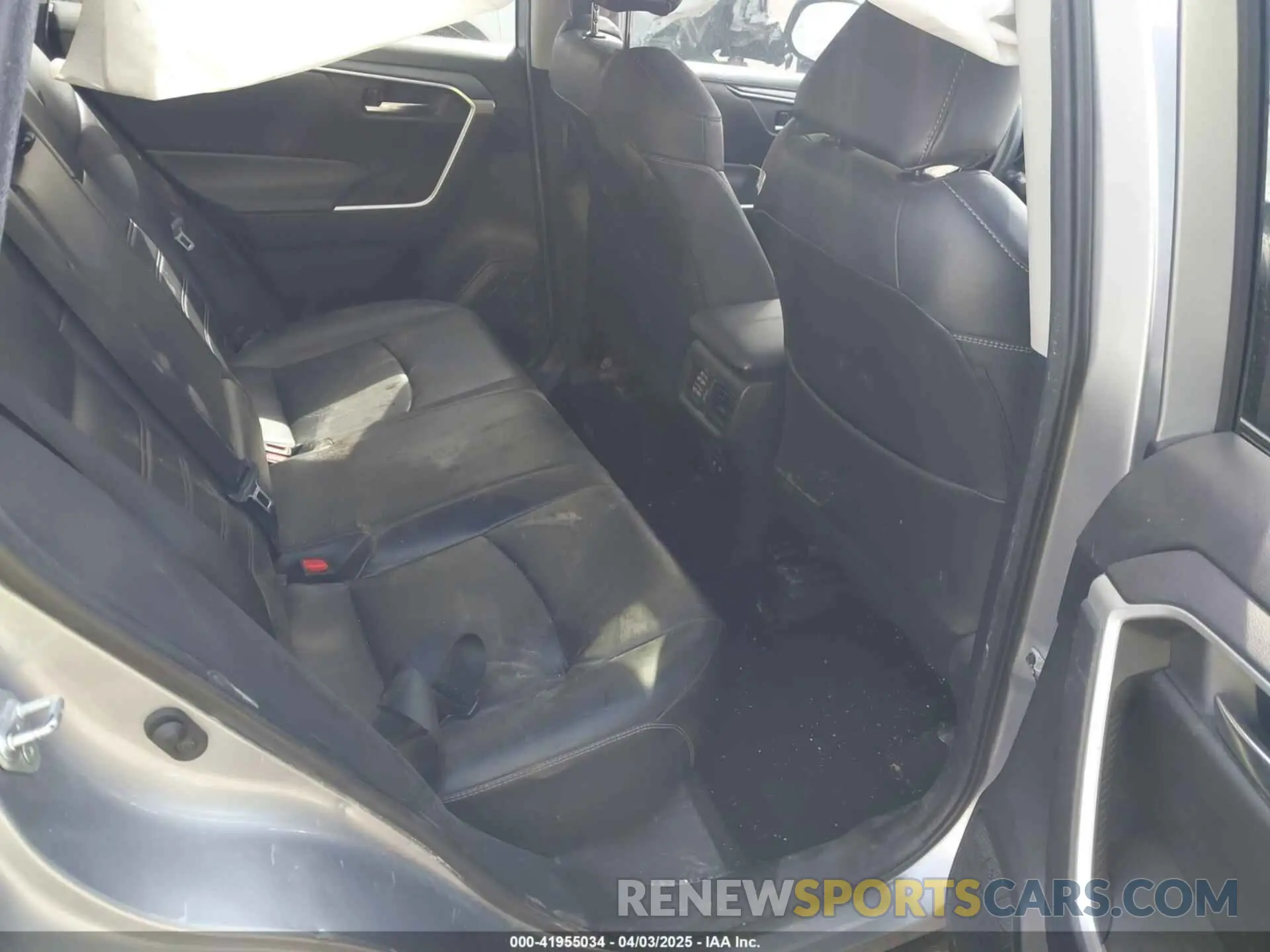 8 Photograph of a damaged car 2T3A1RFV2MC155712 TOYOTA RAV4 2021