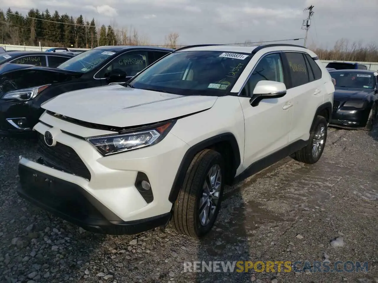 2 Photograph of a damaged car 2T3A1RFV2MW169639 TOYOTA RAV4 2021