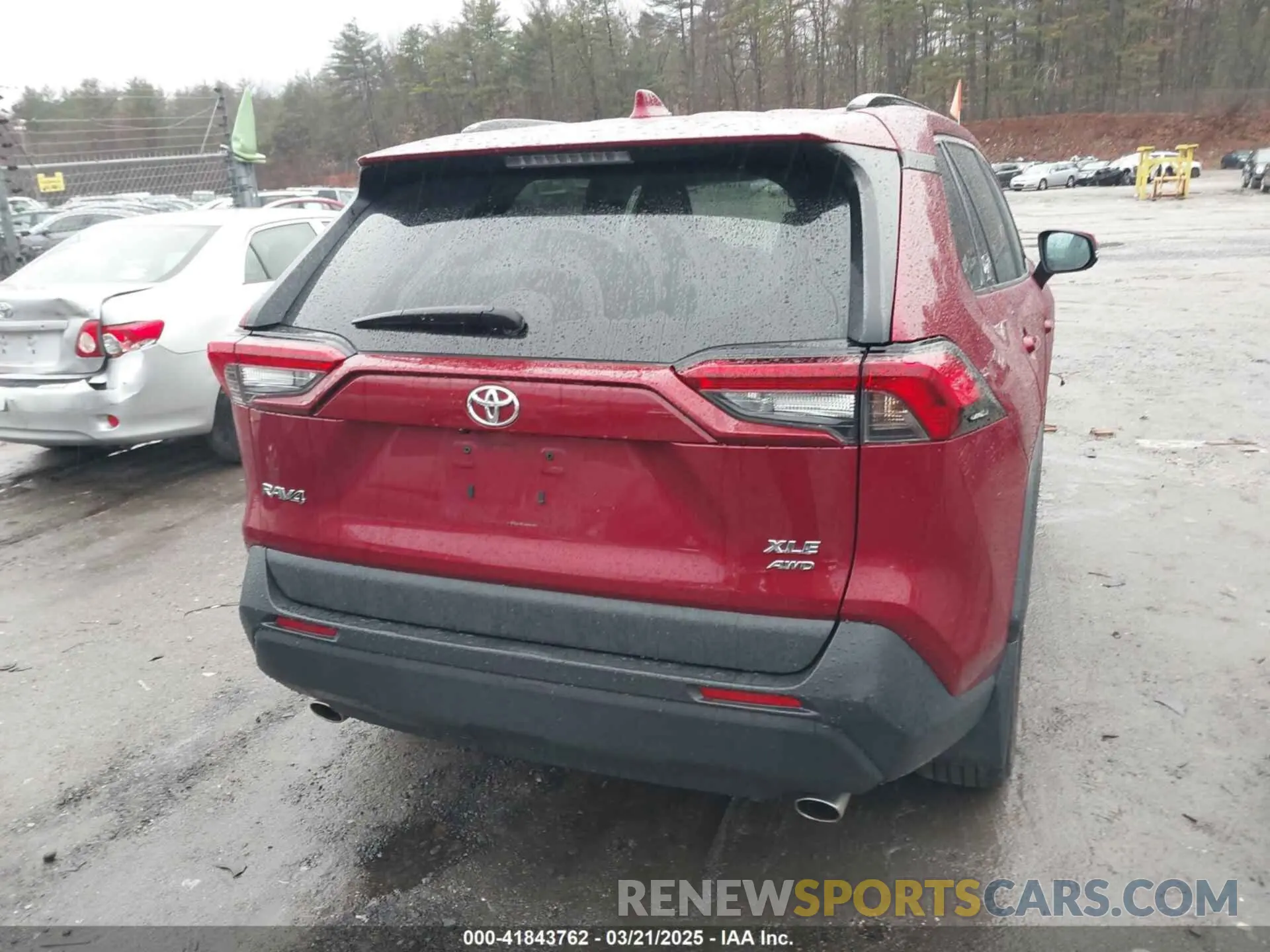 17 Photograph of a damaged car 2T3A1RFV2MW224803 TOYOTA RAV4 2021