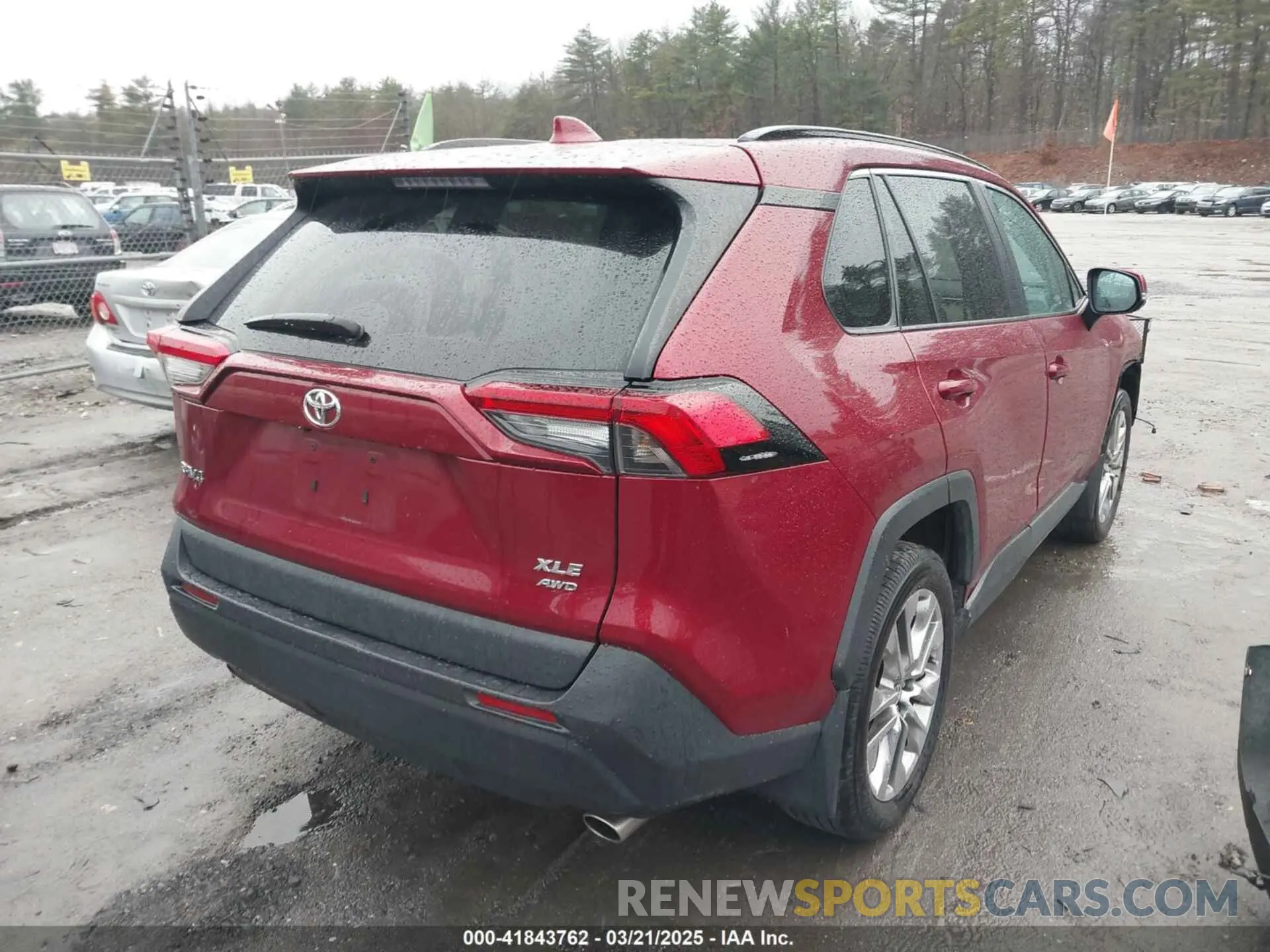 4 Photograph of a damaged car 2T3A1RFV2MW224803 TOYOTA RAV4 2021