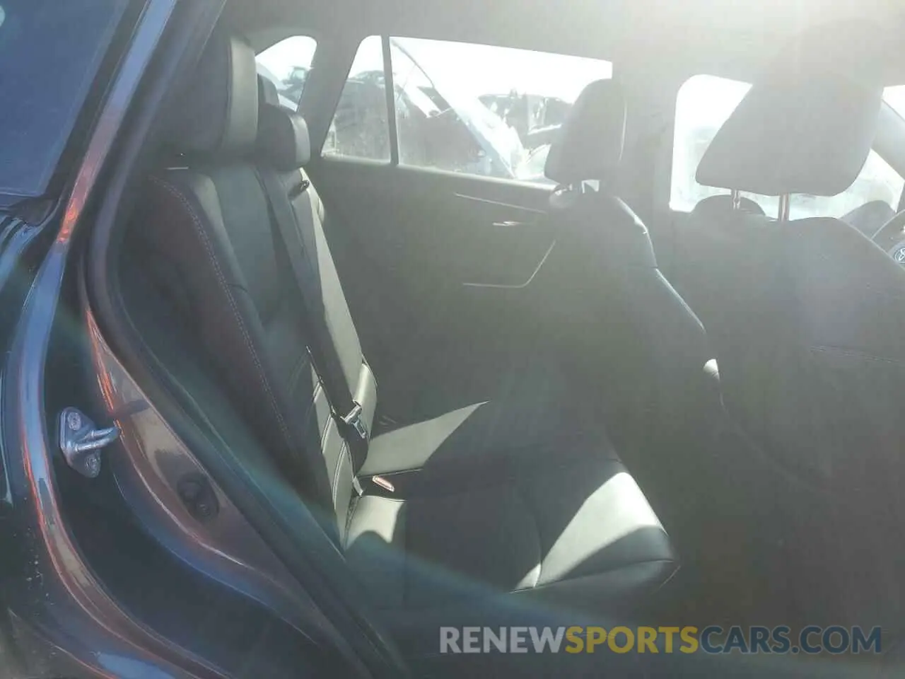 11 Photograph of a damaged car 2T3A1RFV2MW228513 TOYOTA RAV4 2021