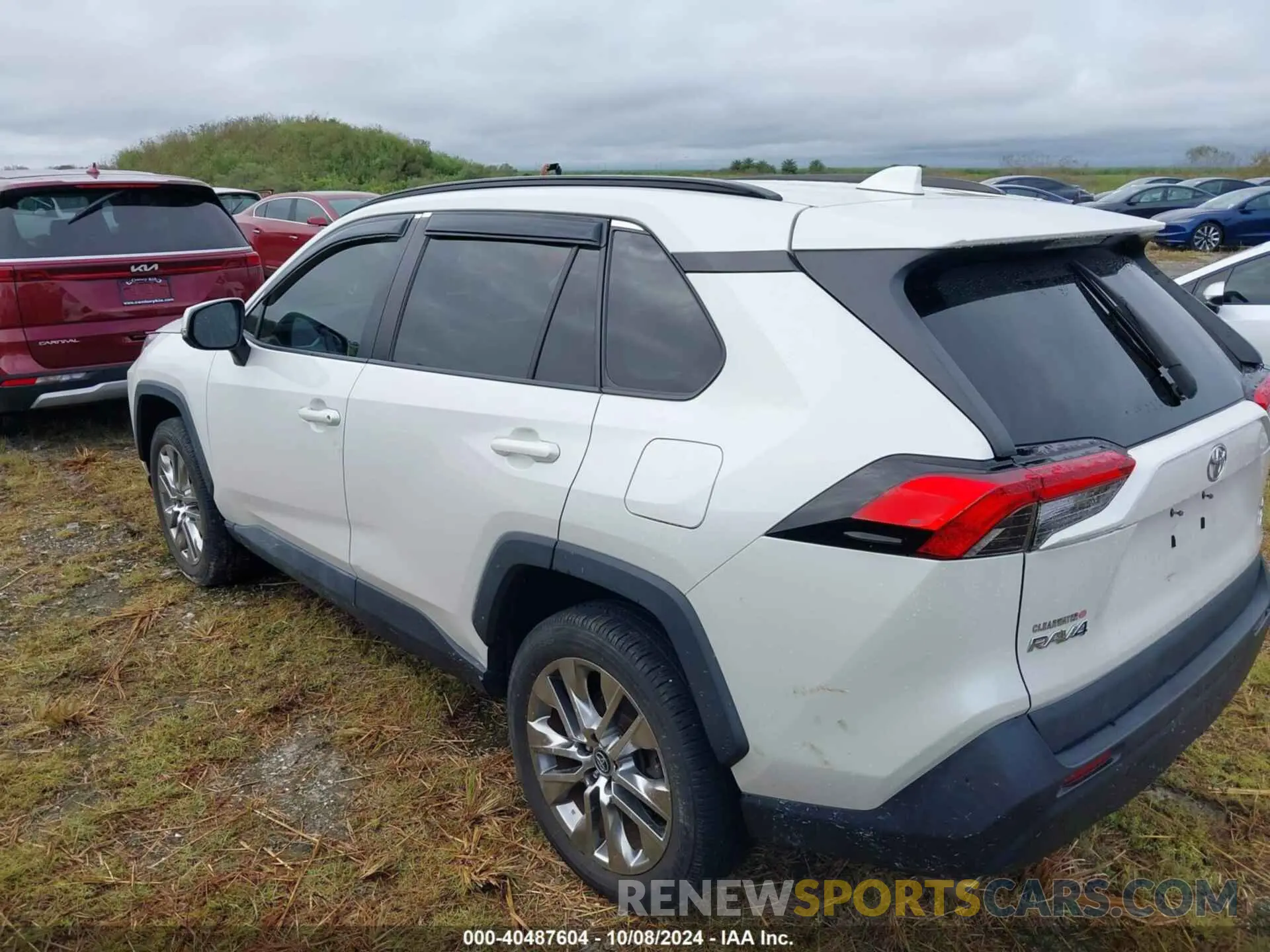 13 Photograph of a damaged car 2T3A1RFV3MW152817 TOYOTA RAV4 2021