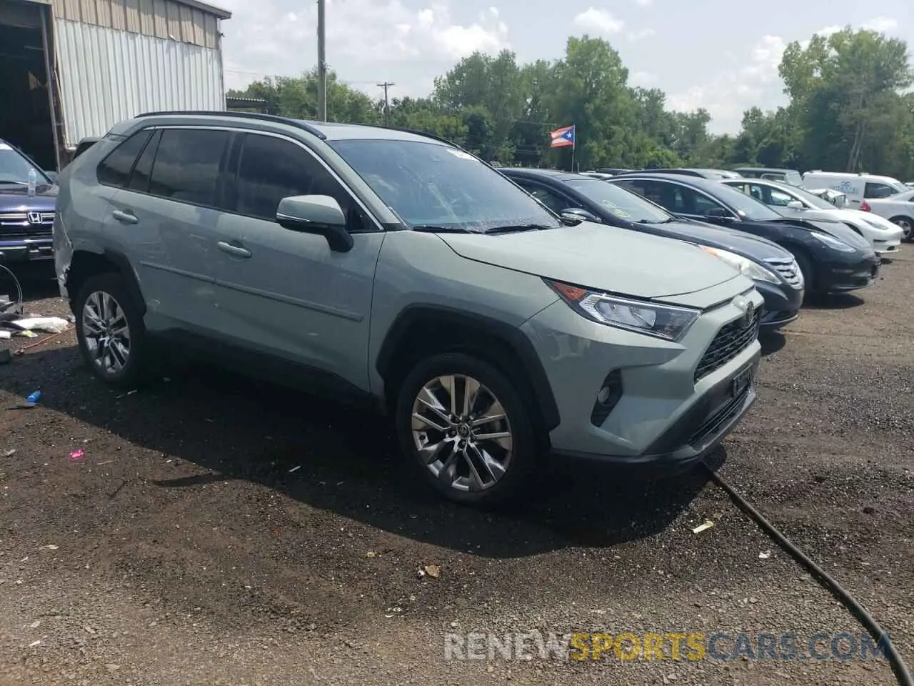 4 Photograph of a damaged car 2T3A1RFV3MW204771 TOYOTA RAV4 2021