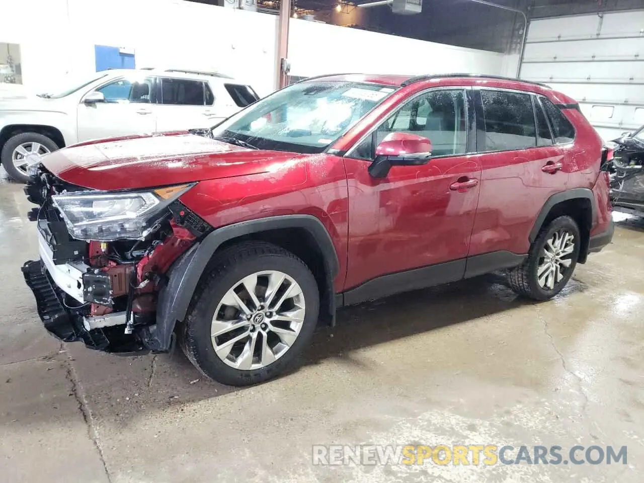 1 Photograph of a damaged car 2T3A1RFV4MW204813 TOYOTA RAV4 2021
