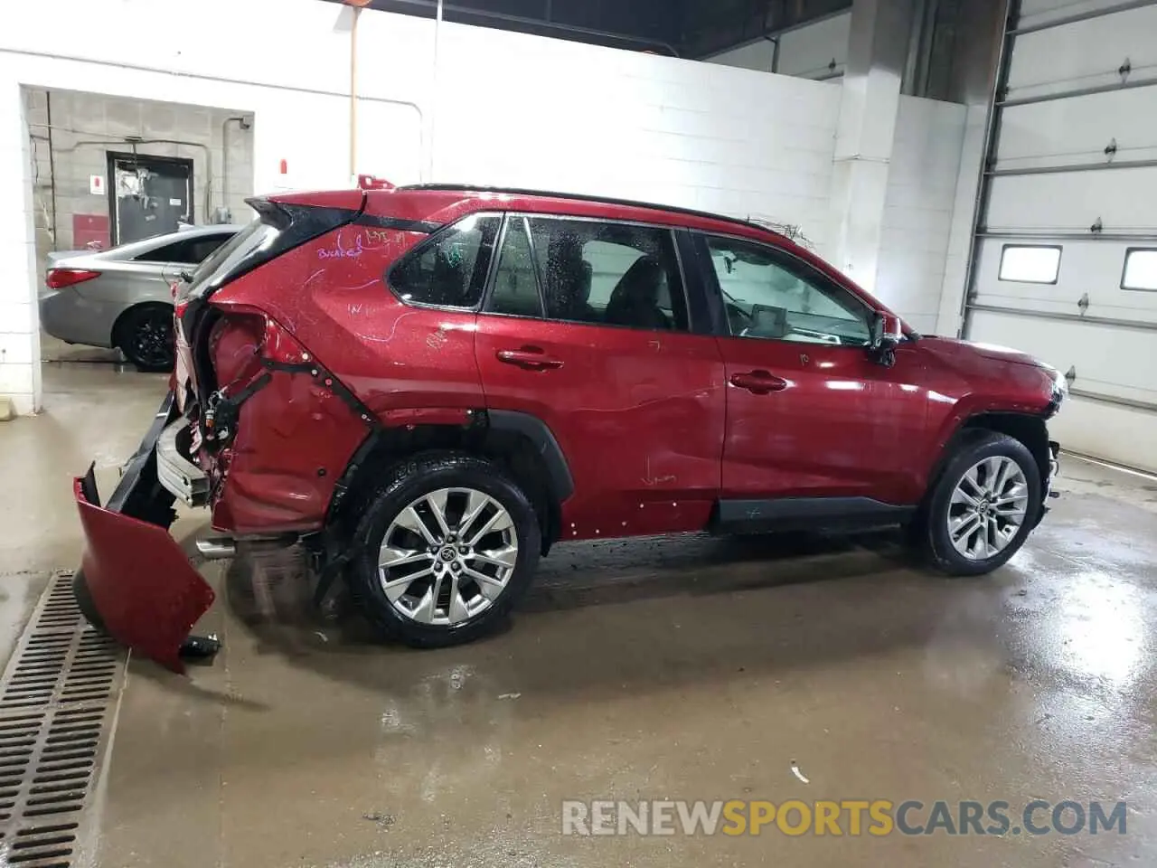 3 Photograph of a damaged car 2T3A1RFV4MW204813 TOYOTA RAV4 2021