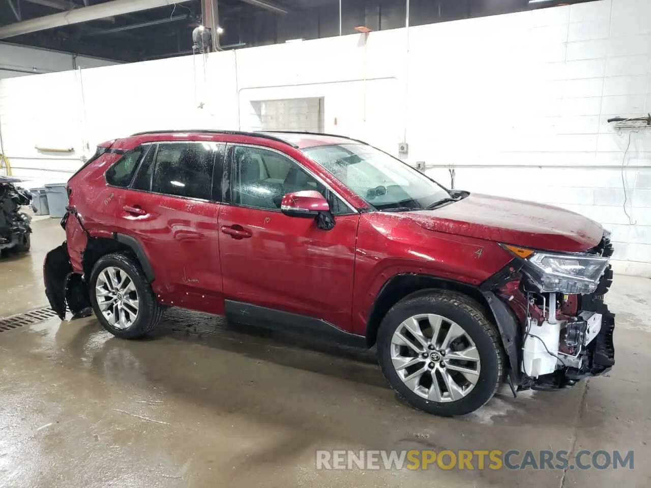 4 Photograph of a damaged car 2T3A1RFV4MW204813 TOYOTA RAV4 2021