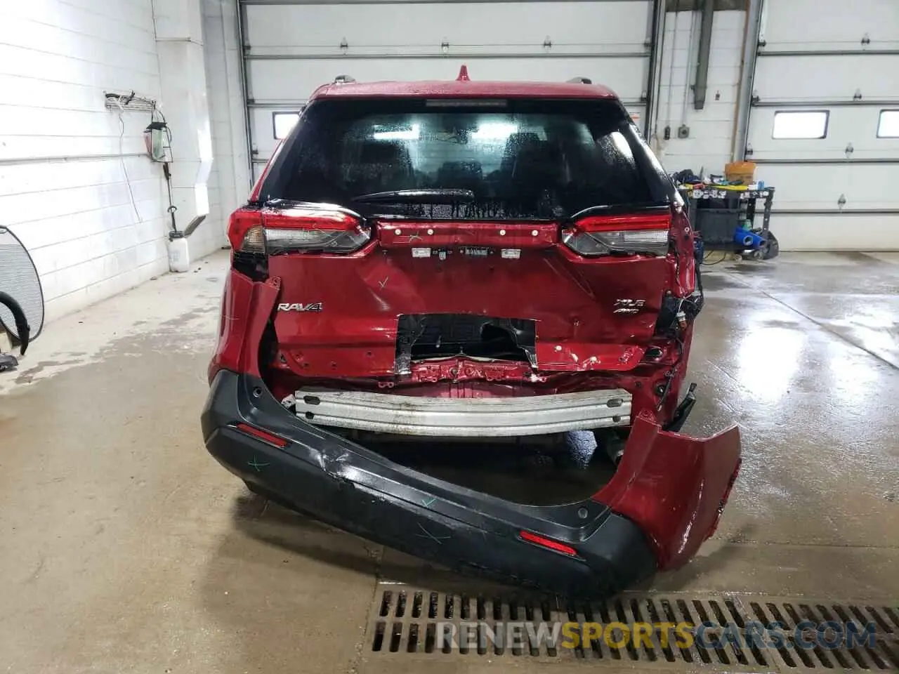 6 Photograph of a damaged car 2T3A1RFV4MW204813 TOYOTA RAV4 2021
