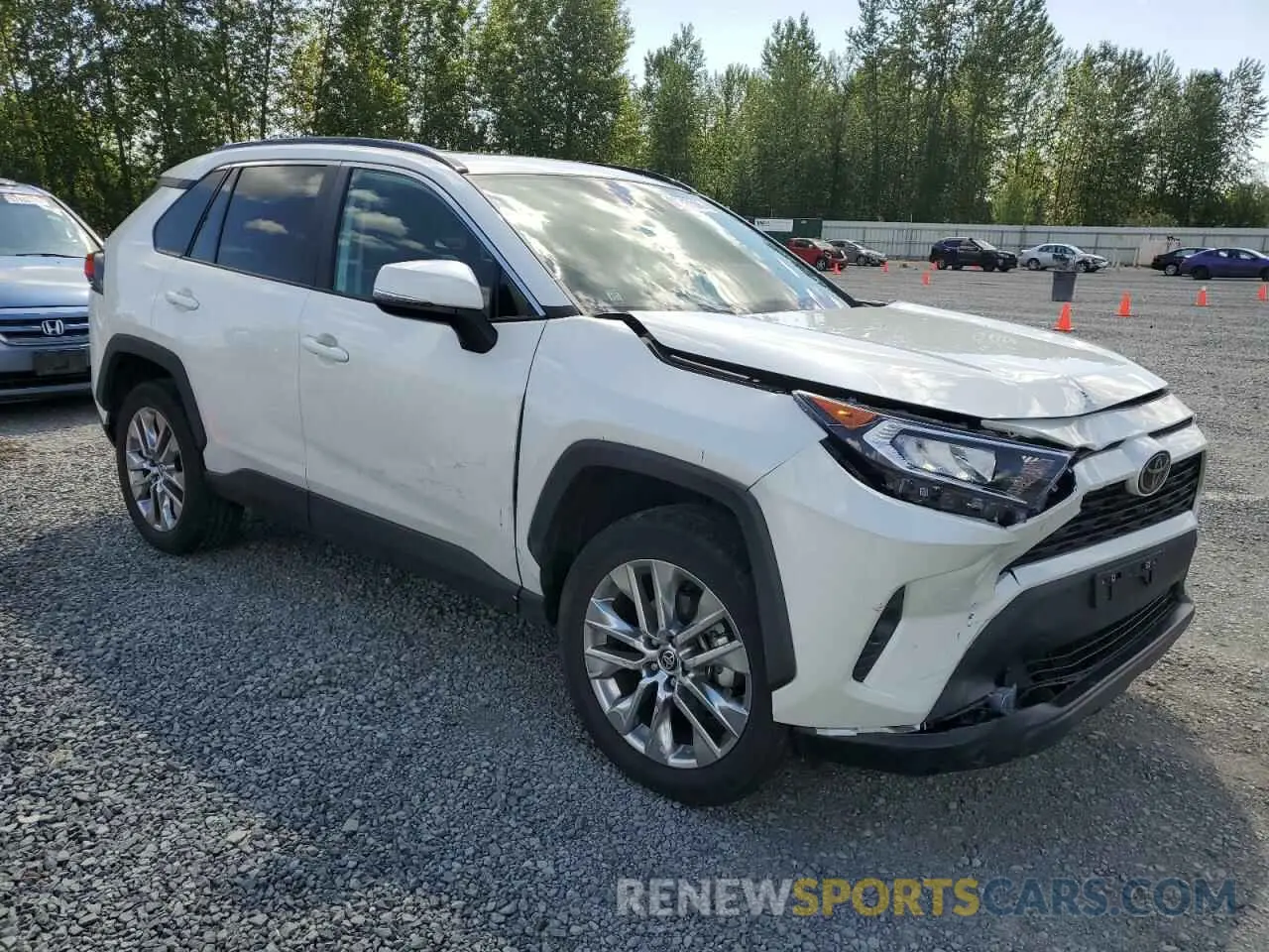 4 Photograph of a damaged car 2T3A1RFV6MW190137 TOYOTA RAV4 2021