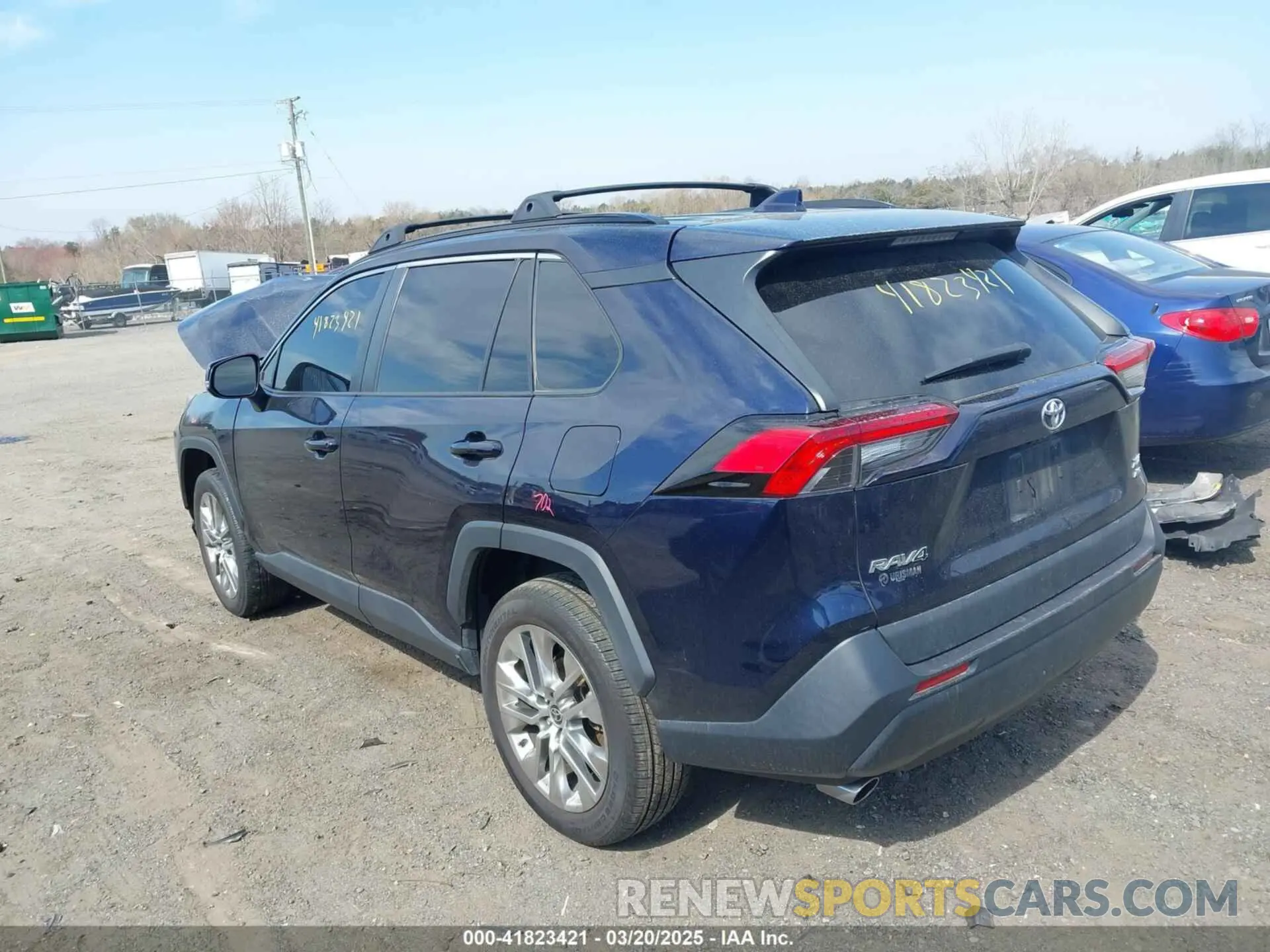 3 Photograph of a damaged car 2T3A1RFV7MW233030 TOYOTA RAV4 2021