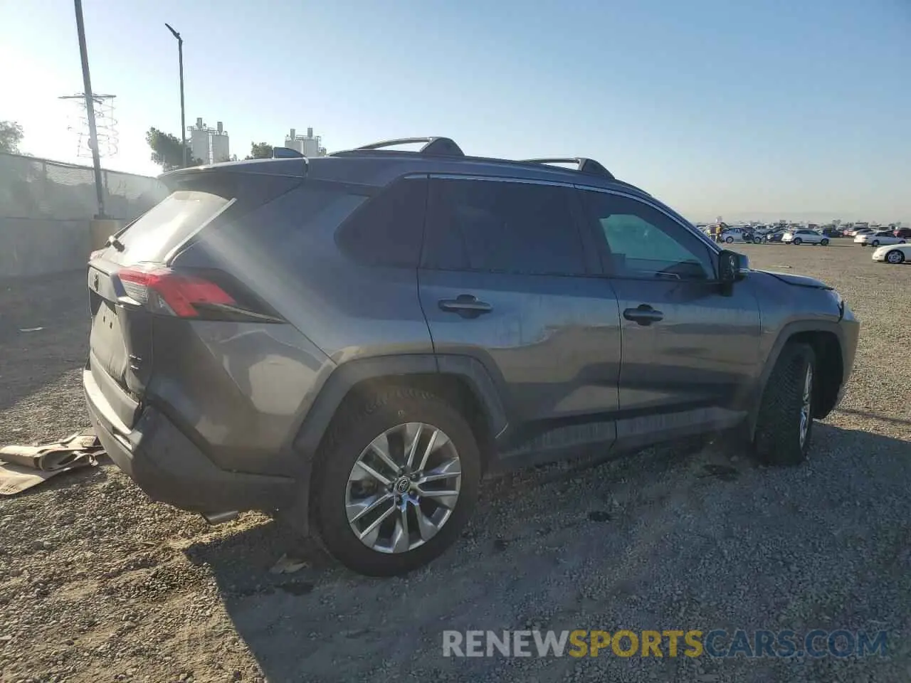 3 Фотография поврежденного автомобиля 2T3A1RFV9MC192594 TOYOTA RAV4 2021