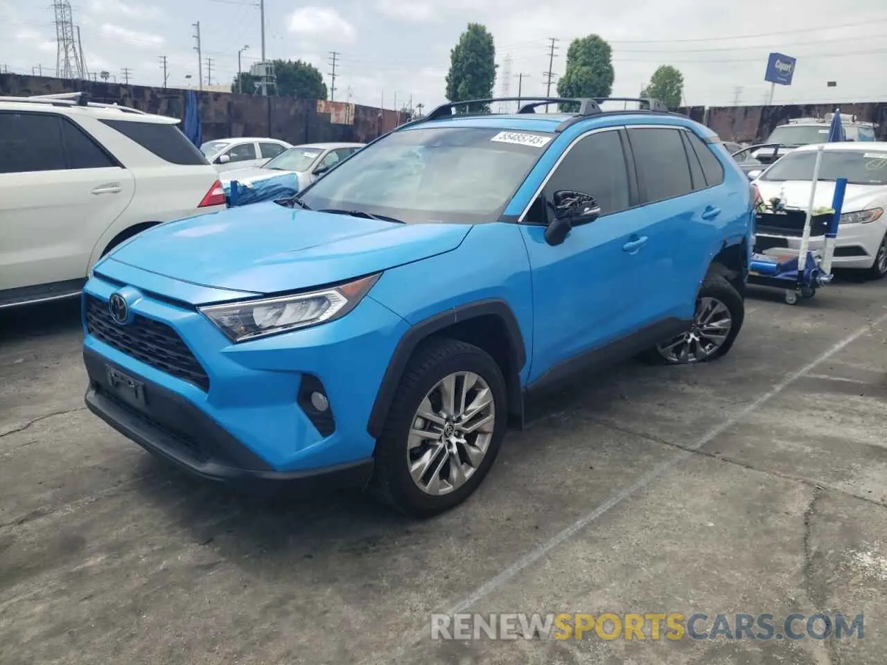 1 Фотография поврежденного автомобиля 2T3A1RFV9MW188379 TOYOTA RAV4 2021