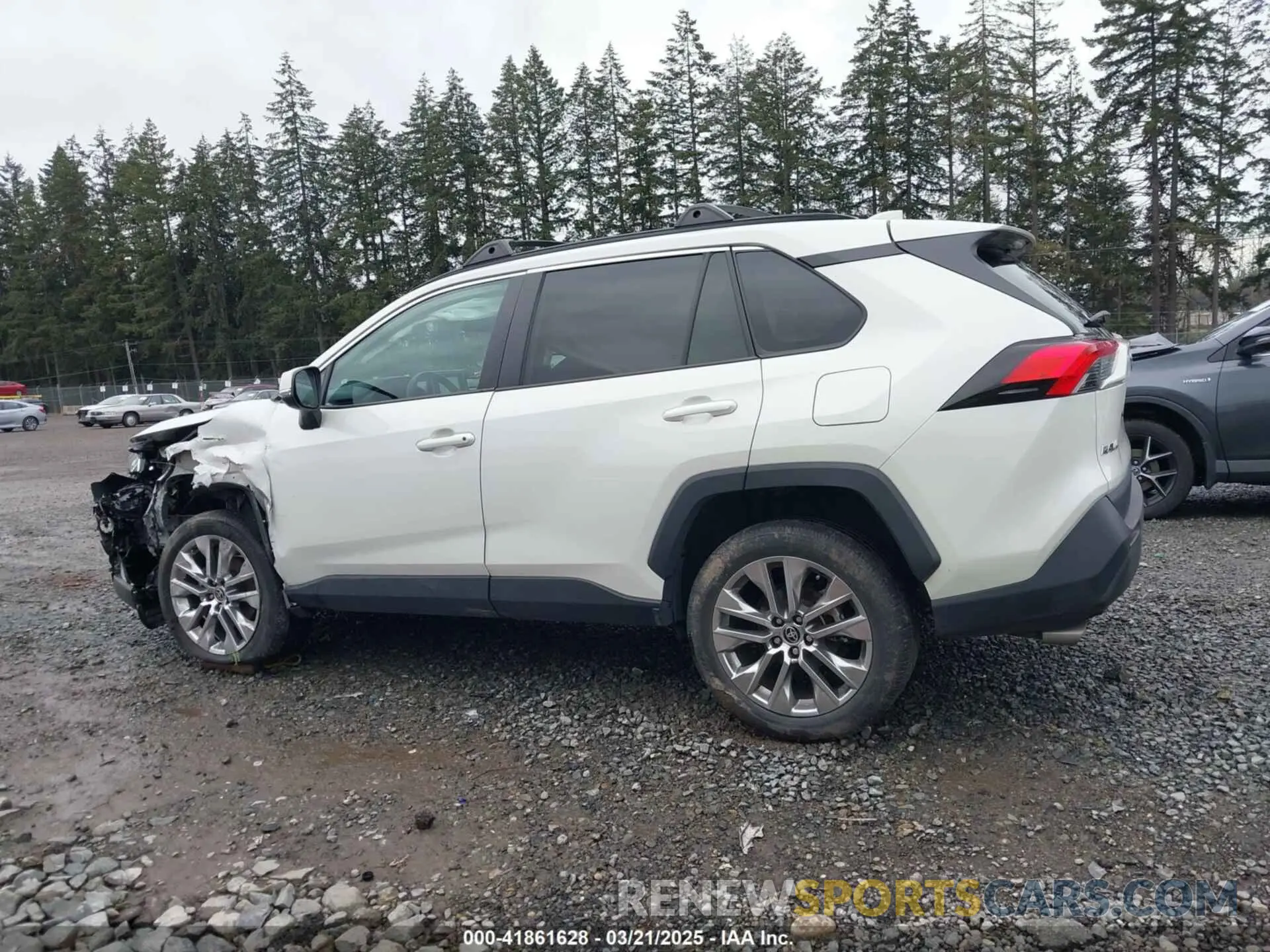 14 Photograph of a damaged car 2T3A1RFVXMW246421 TOYOTA RAV4 2021