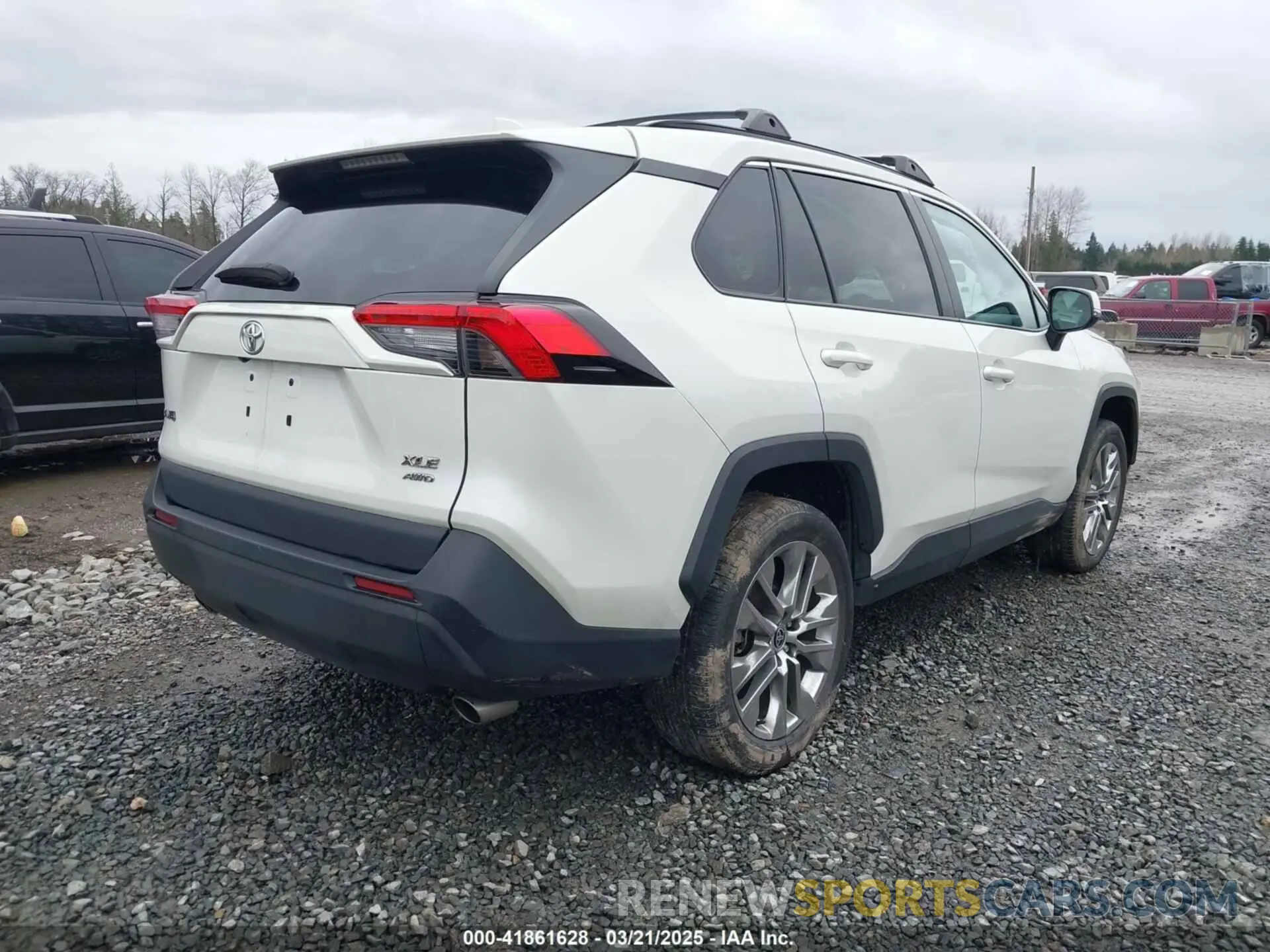 4 Photograph of a damaged car 2T3A1RFVXMW246421 TOYOTA RAV4 2021