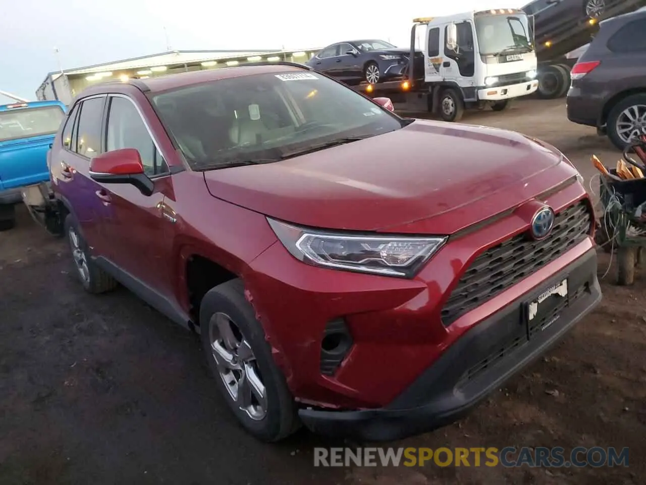 4 Photograph of a damaged car 2T3B6RFV5MW026030 TOYOTA RAV4 2021