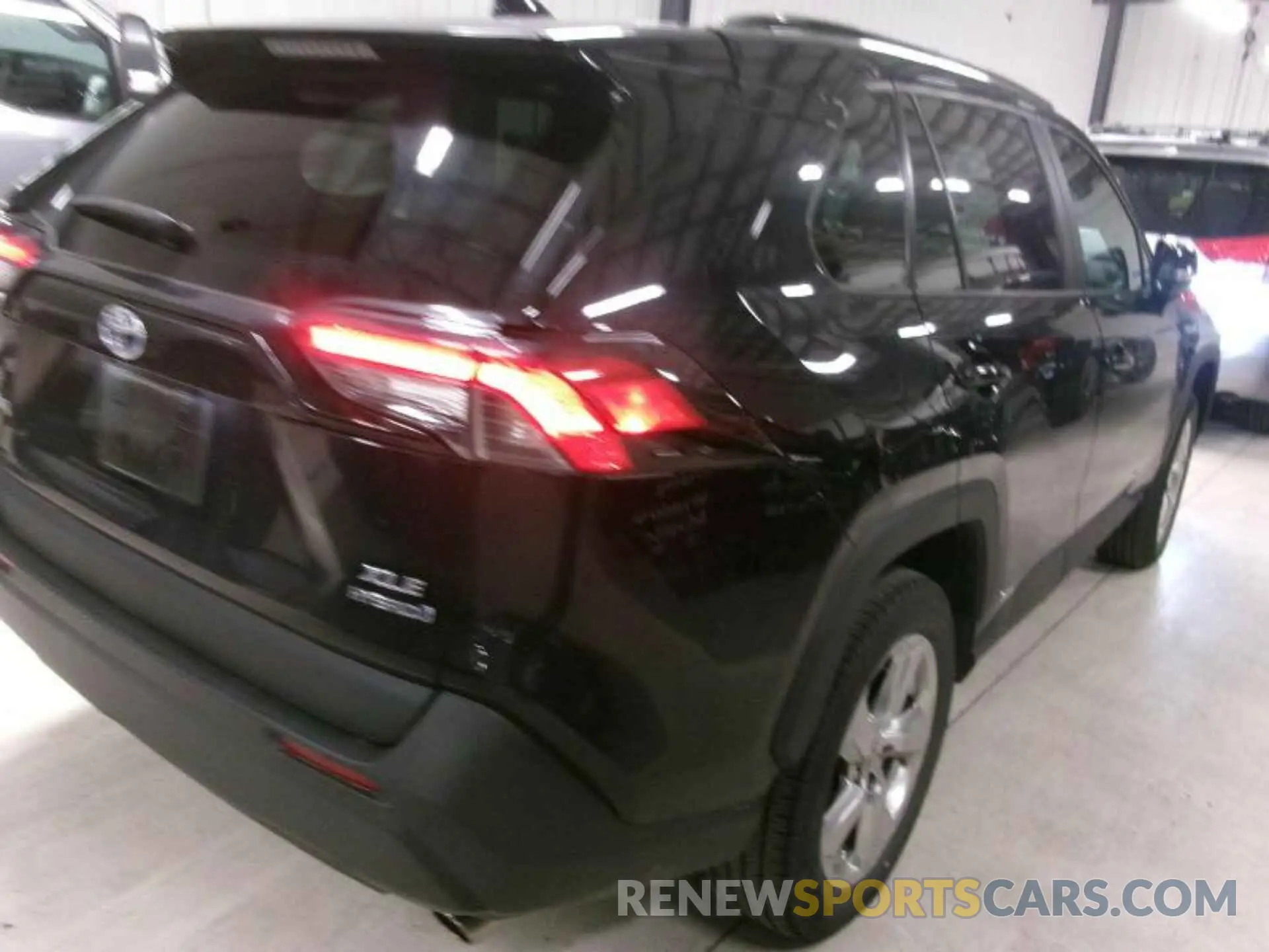 11 Фотография поврежденного автомобиля 2T3B6RFV9MW020232 TOYOTA RAV4 2021