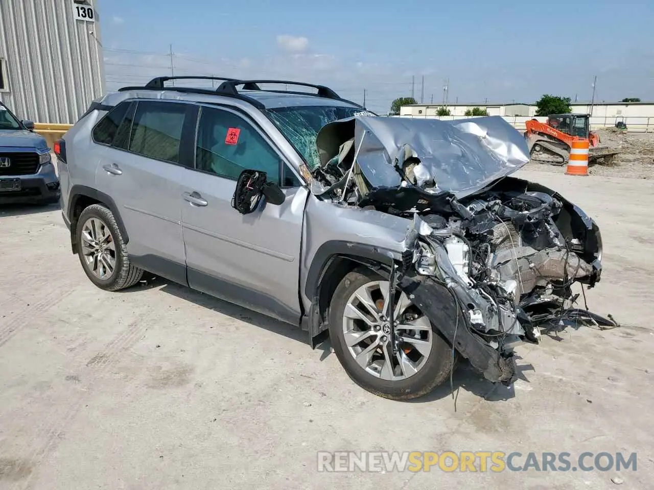 4 Photograph of a damaged car 2T3C1RFV0MC171822 TOYOTA RAV4 2021