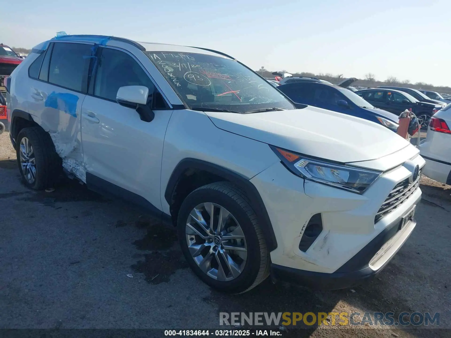 1 Photograph of a damaged car 2T3C1RFV0MW152654 TOYOTA RAV4 2021