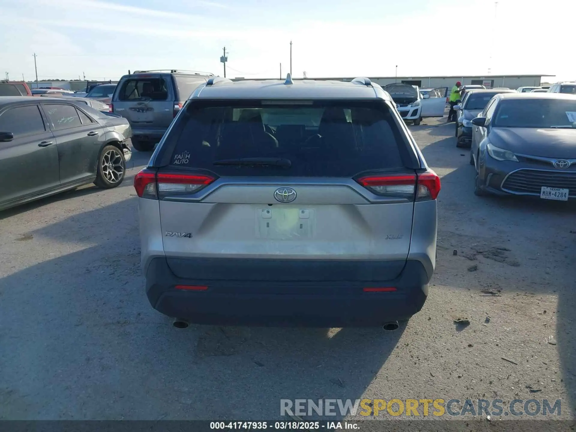16 Фотография поврежденного автомобиля 2T3C1RFV1MC142071 TOYOTA RAV4 2021