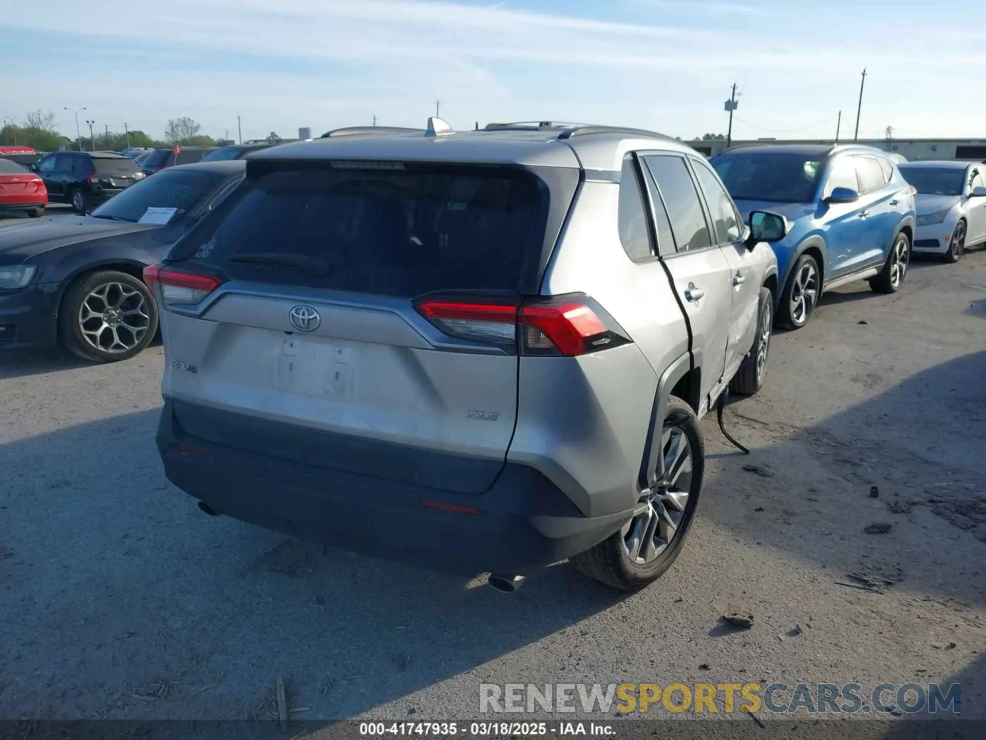 4 Фотография поврежденного автомобиля 2T3C1RFV1MC142071 TOYOTA RAV4 2021