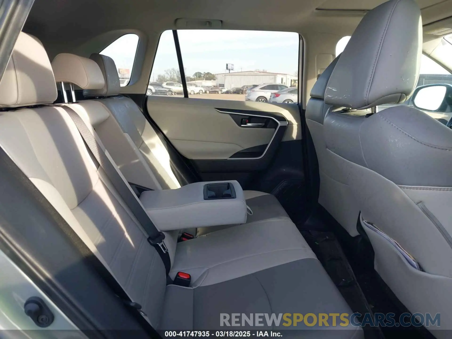 8 Фотография поврежденного автомобиля 2T3C1RFV1MC142071 TOYOTA RAV4 2021