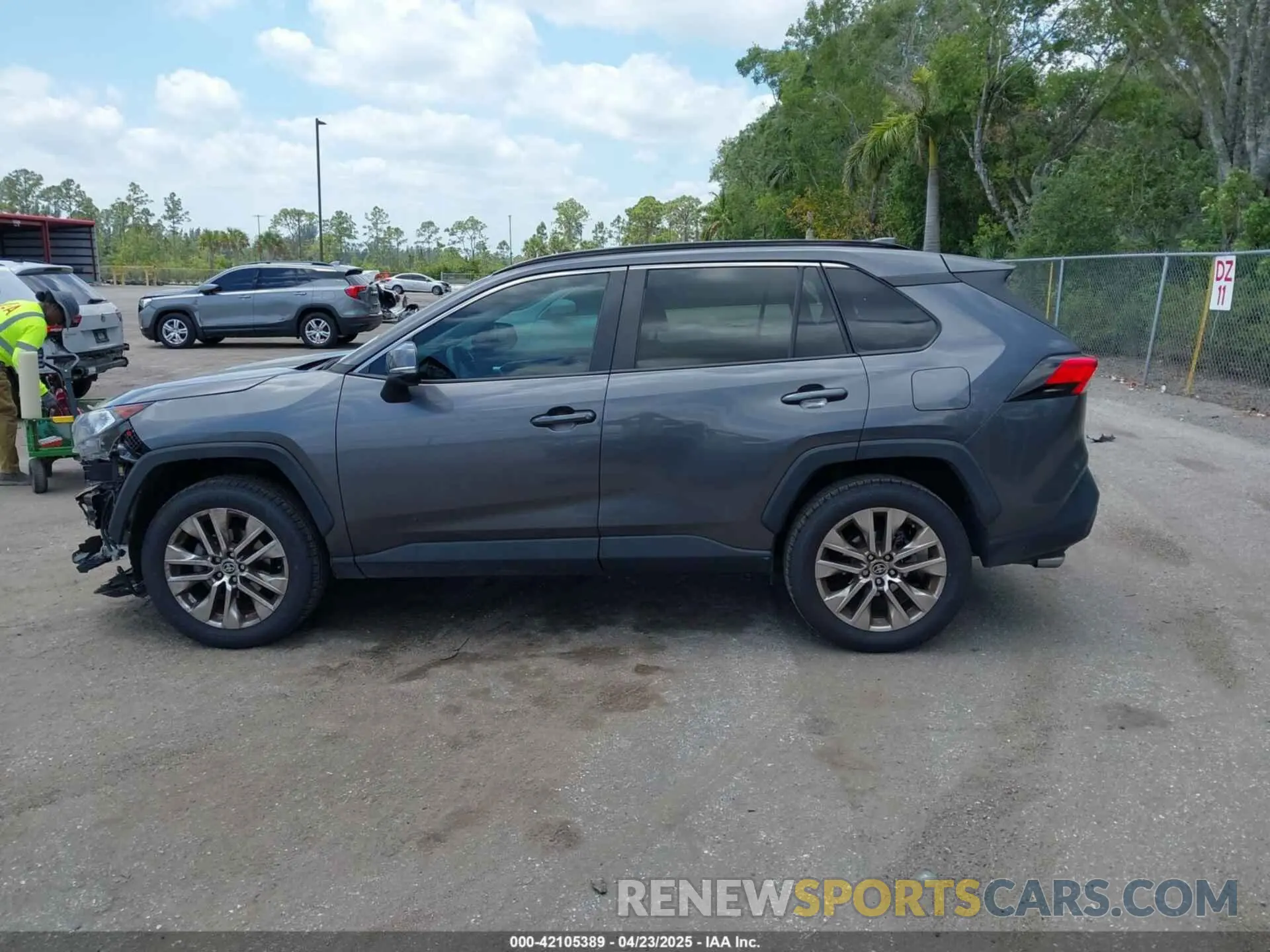 14 Фотография поврежденного автомобиля 2T3C1RFV1MC153555 TOYOTA RAV4 2021