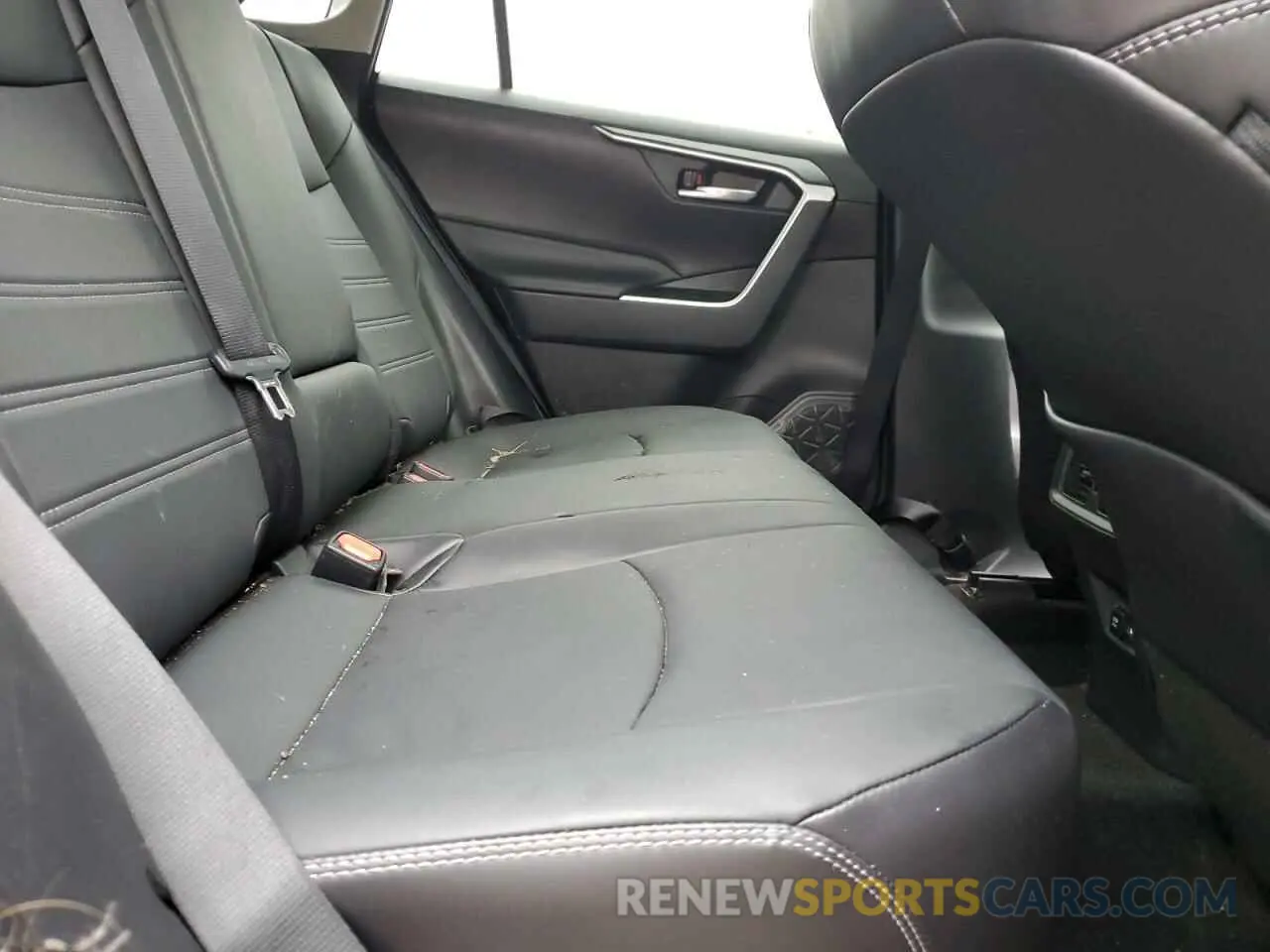 11 Фотография поврежденного автомобиля 2T3C1RFV2MW145253 TOYOTA RAV4 2021