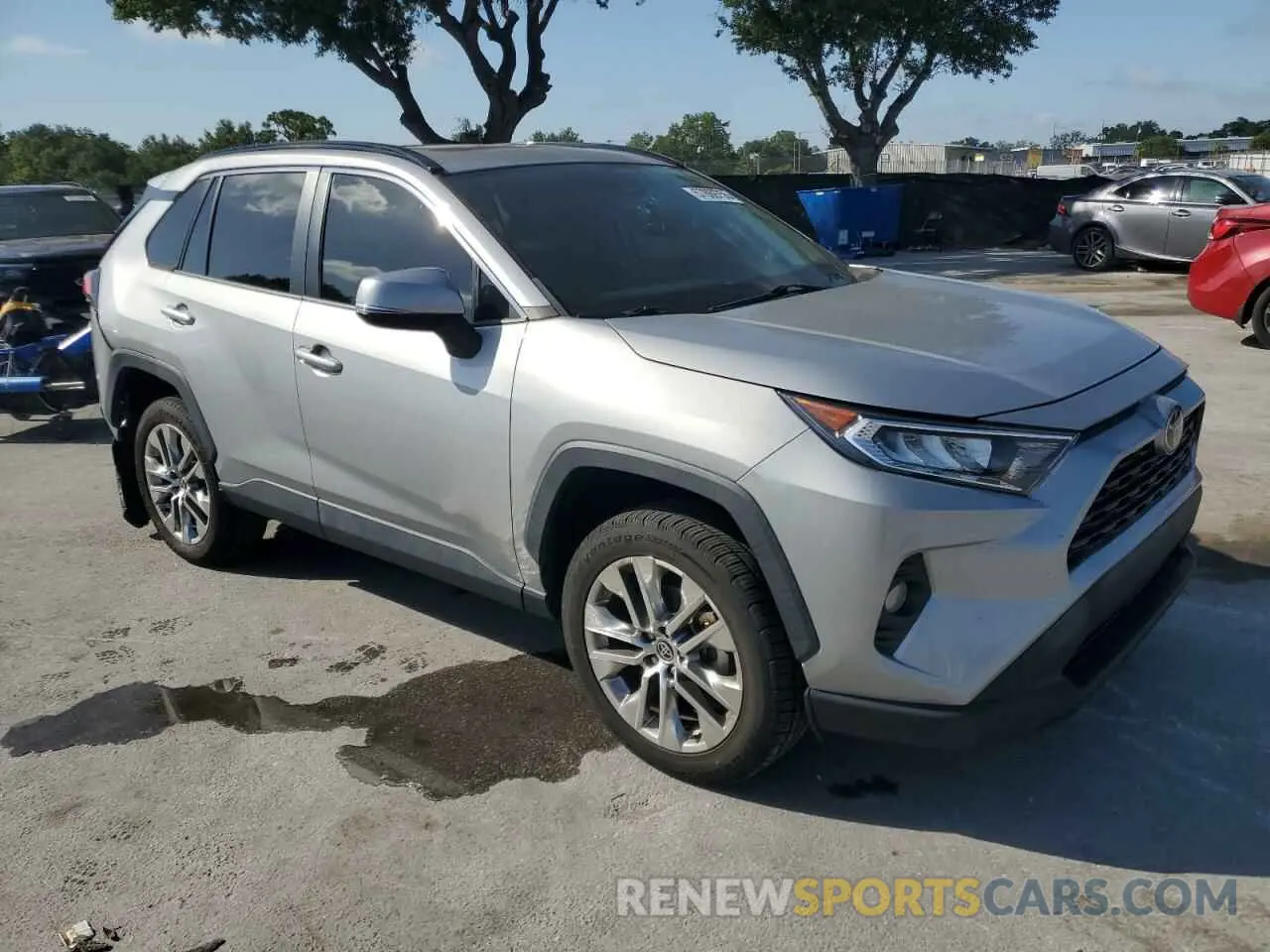 4 Photograph of a damaged car 2T3C1RFV2MW170802 TOYOTA RAV4 2021