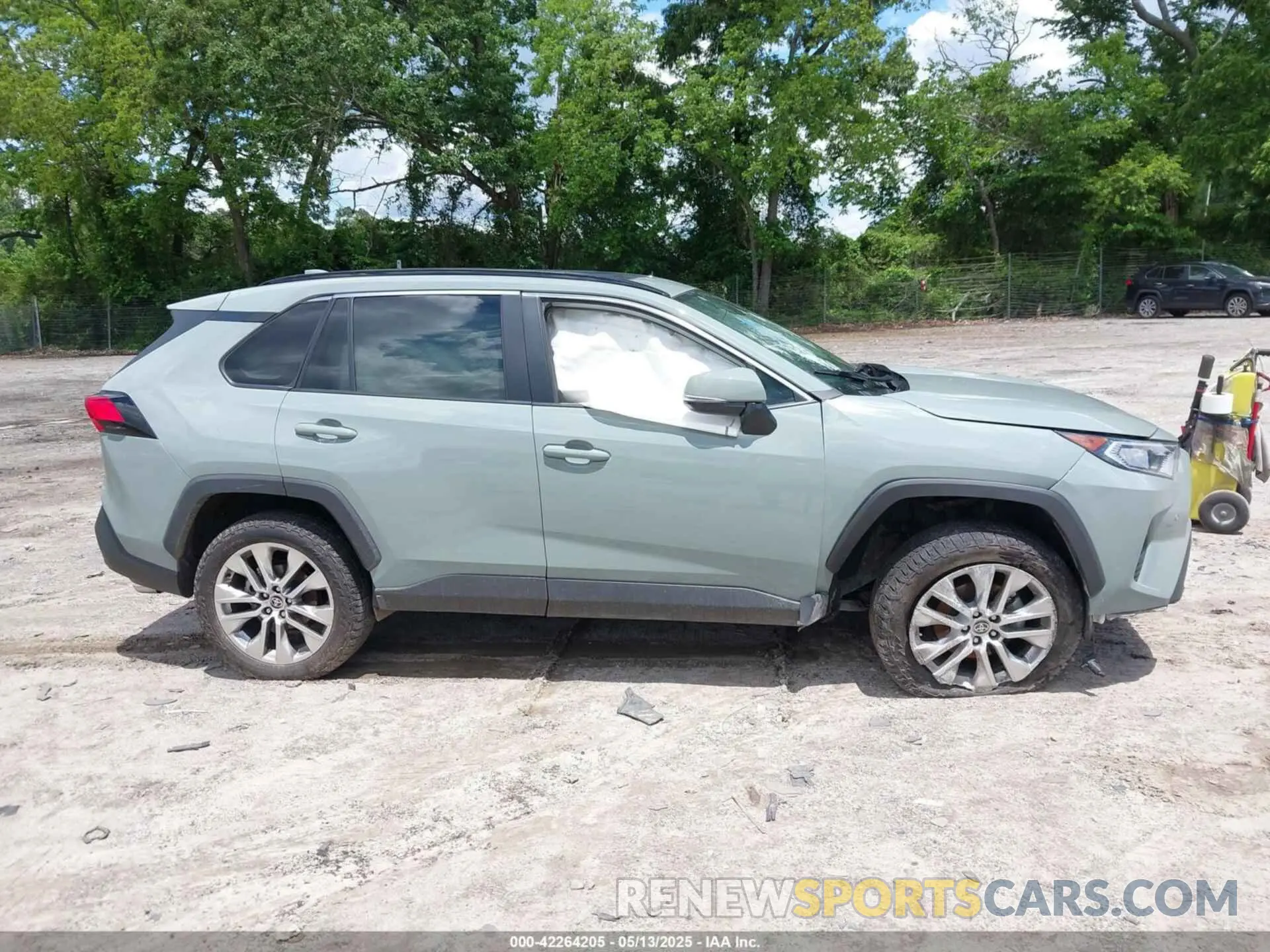 12 Photograph of a damaged car 2T3C1RFV2MW173084 TOYOTA RAV4 2021