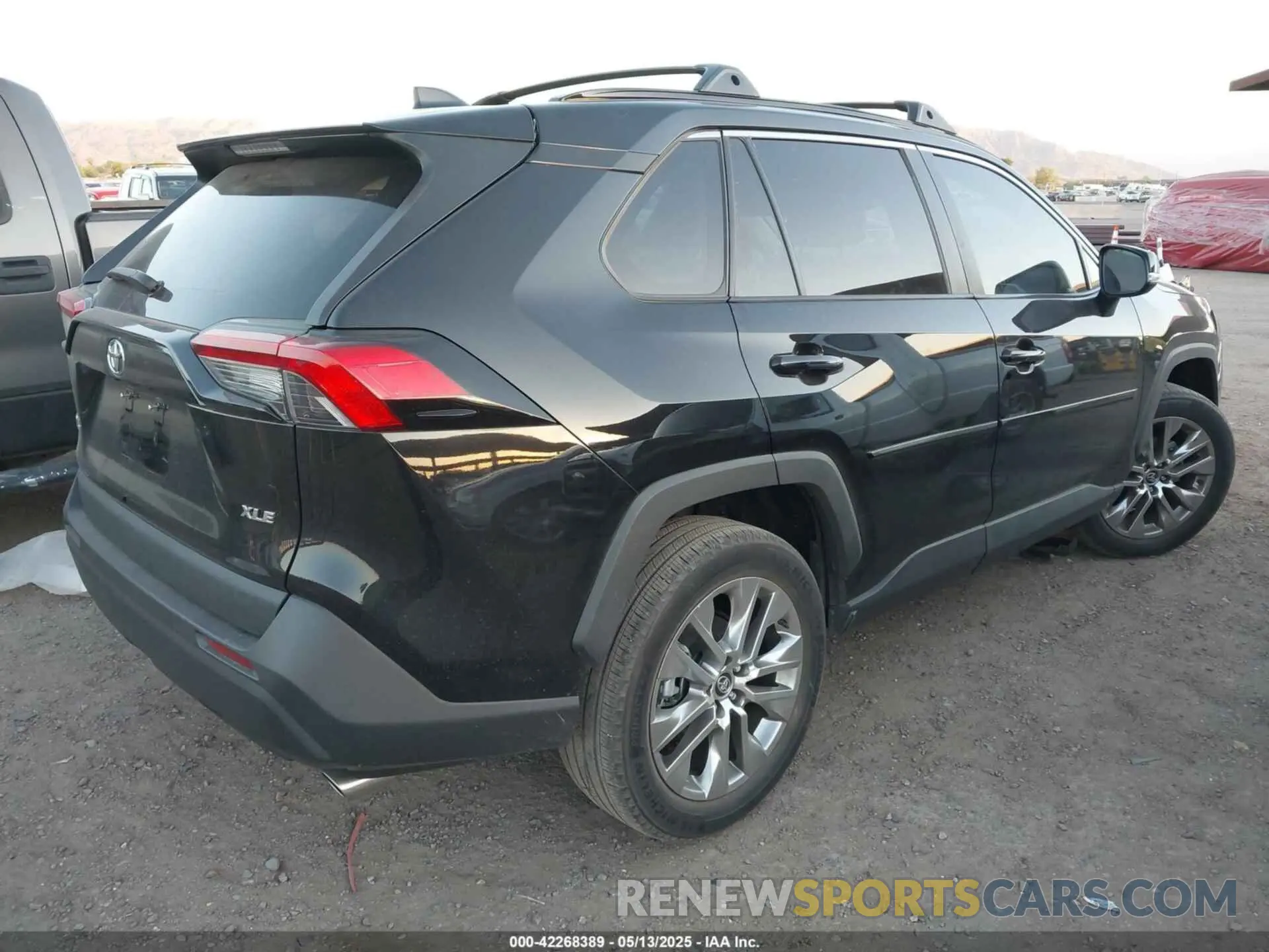 4 Photograph of a damaged car 2T3C1RFV3MC102915 TOYOTA RAV4 2021