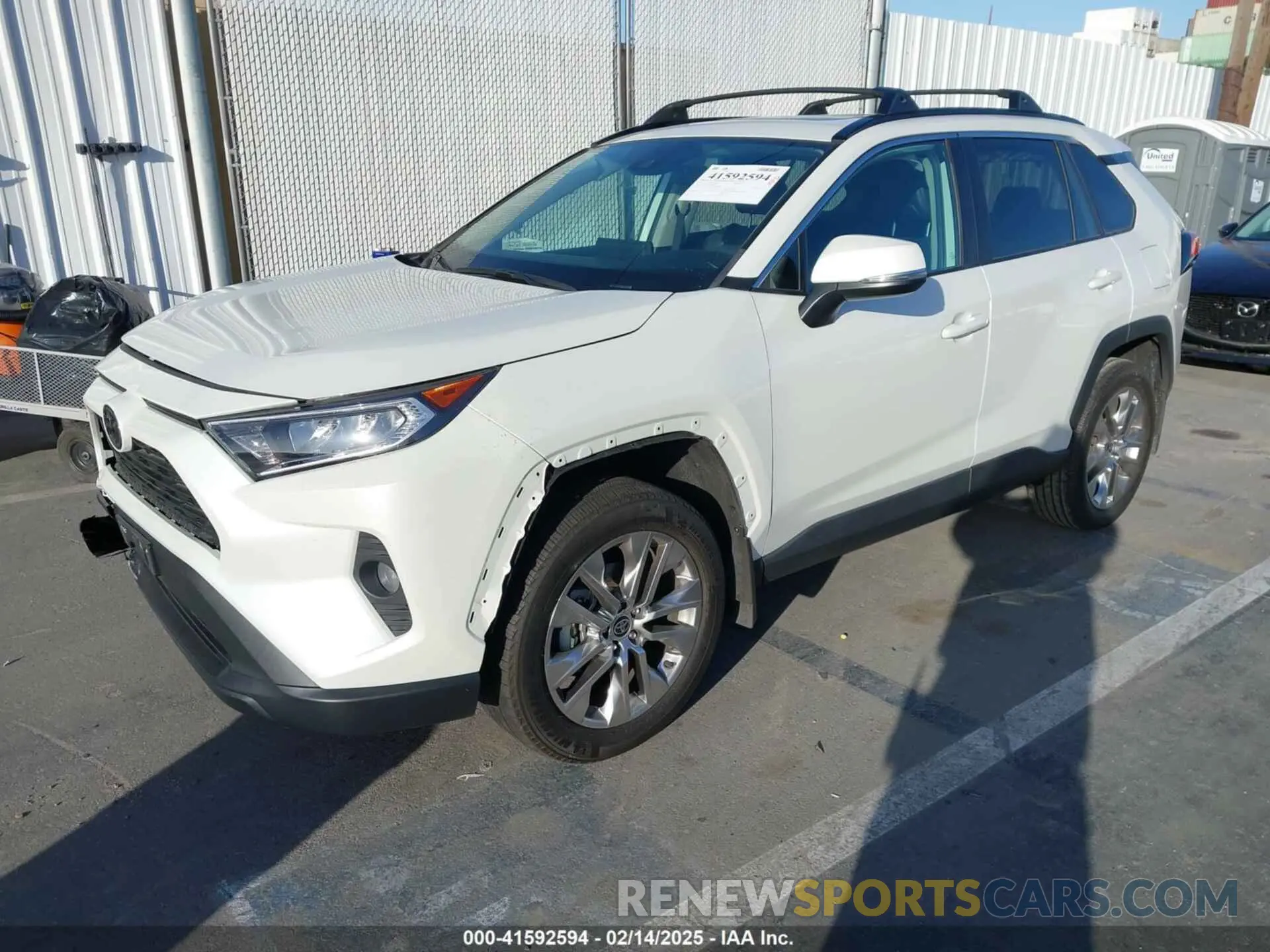 2 Фотография поврежденного автомобиля 2T3C1RFV3MW158285 TOYOTA RAV4 2021