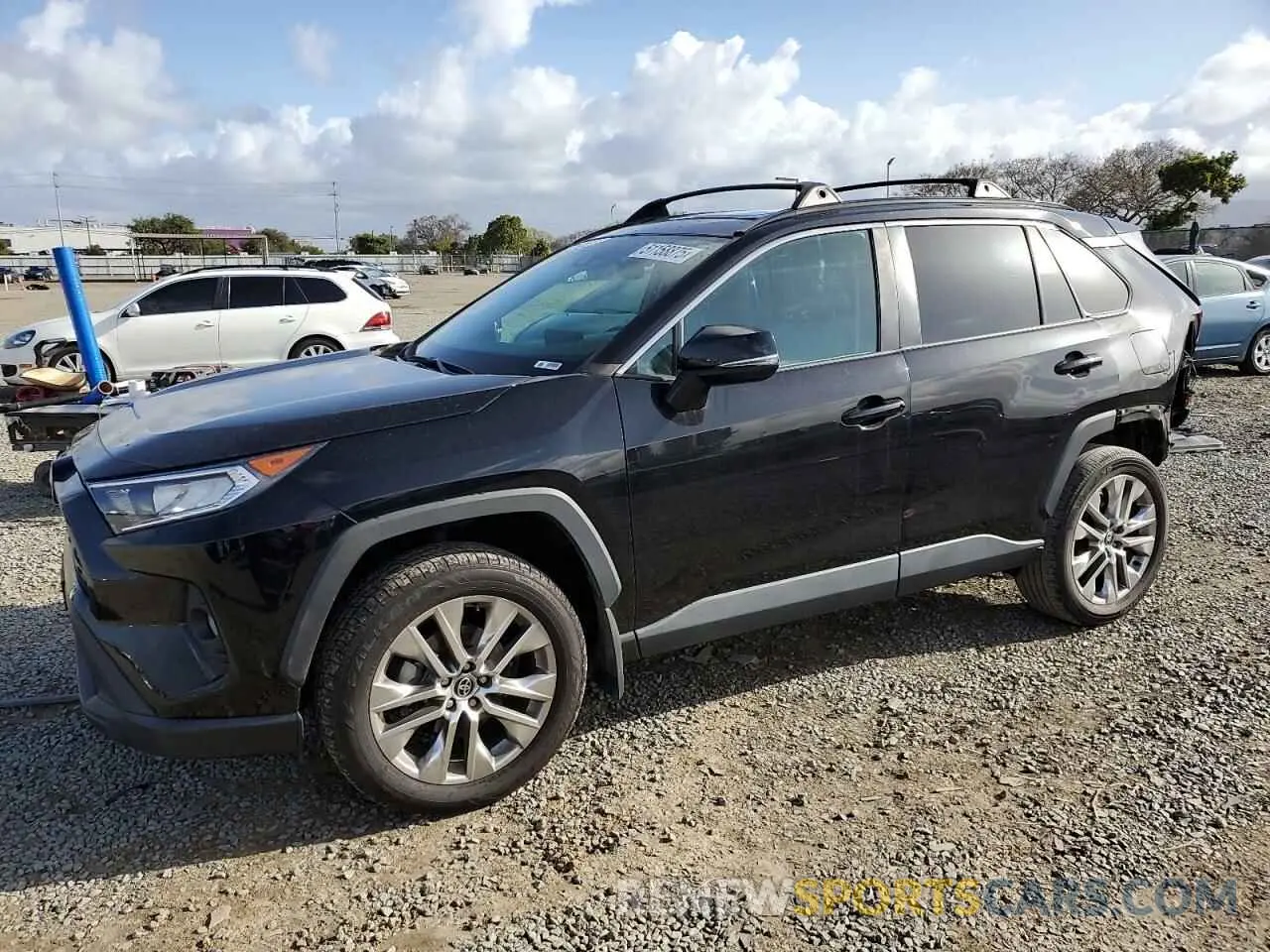 1 Фотография поврежденного автомобиля 2T3C1RFV4MC117102 TOYOTA RAV4 2021