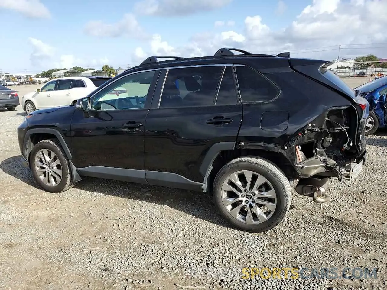2 Фотография поврежденного автомобиля 2T3C1RFV4MC117102 TOYOTA RAV4 2021