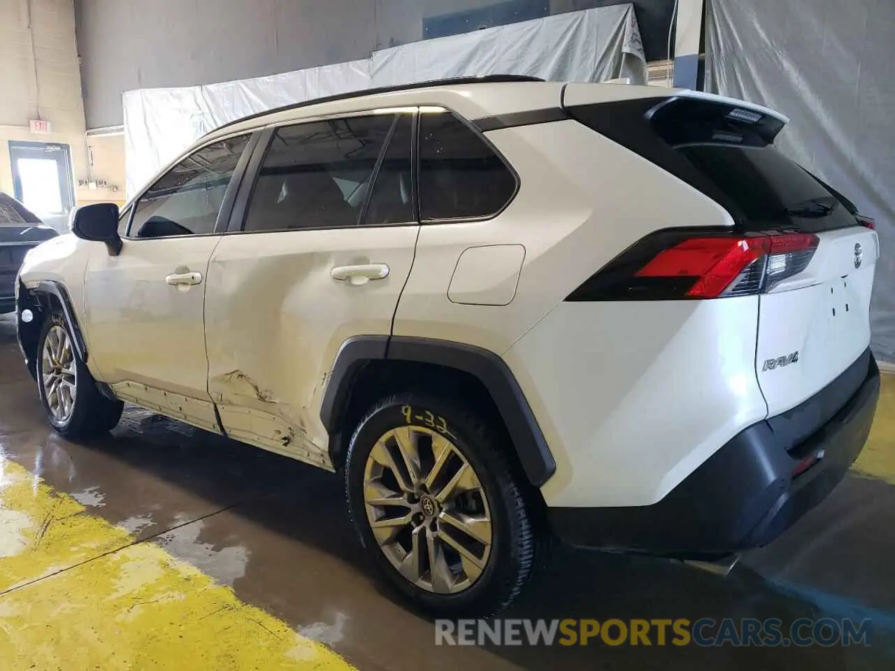 2 Фотография поврежденного автомобиля 2T3C1RFV4MW145805 TOYOTA RAV4 2021