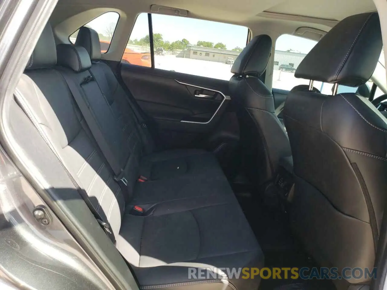 11 Фотография поврежденного автомобиля 2T3C1RFV4MW152088 TOYOTA RAV4 2021