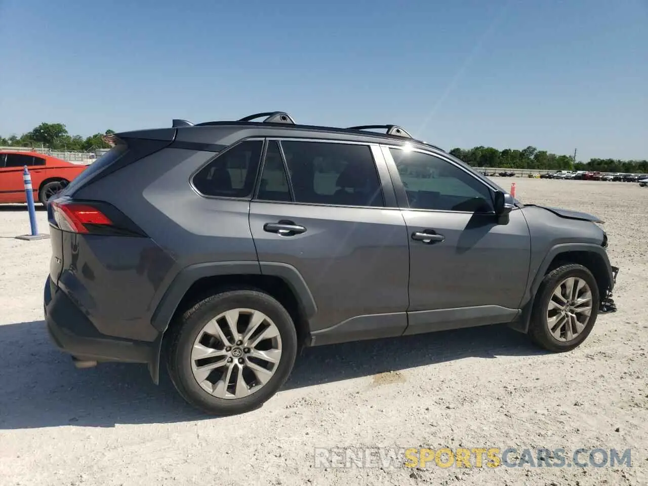 3 Фотография поврежденного автомобиля 2T3C1RFV4MW152088 TOYOTA RAV4 2021