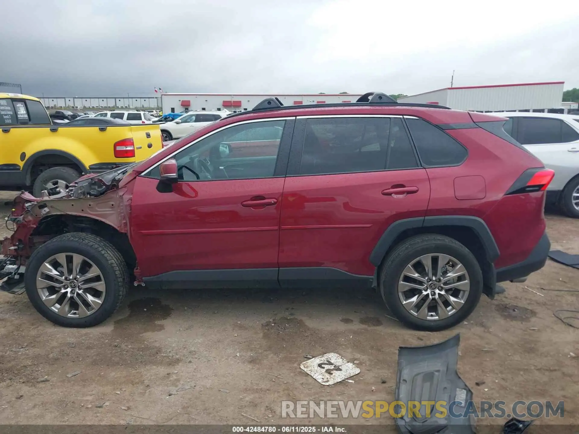 15 Photograph of a damaged car 2T3C1RFV5MW175069 TOYOTA RAV4 2021