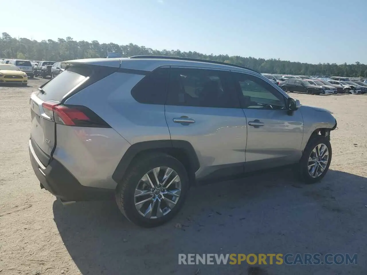 3 Фотография поврежденного автомобиля 2T3C1RFV6MC110975 TOYOTA RAV4 2021