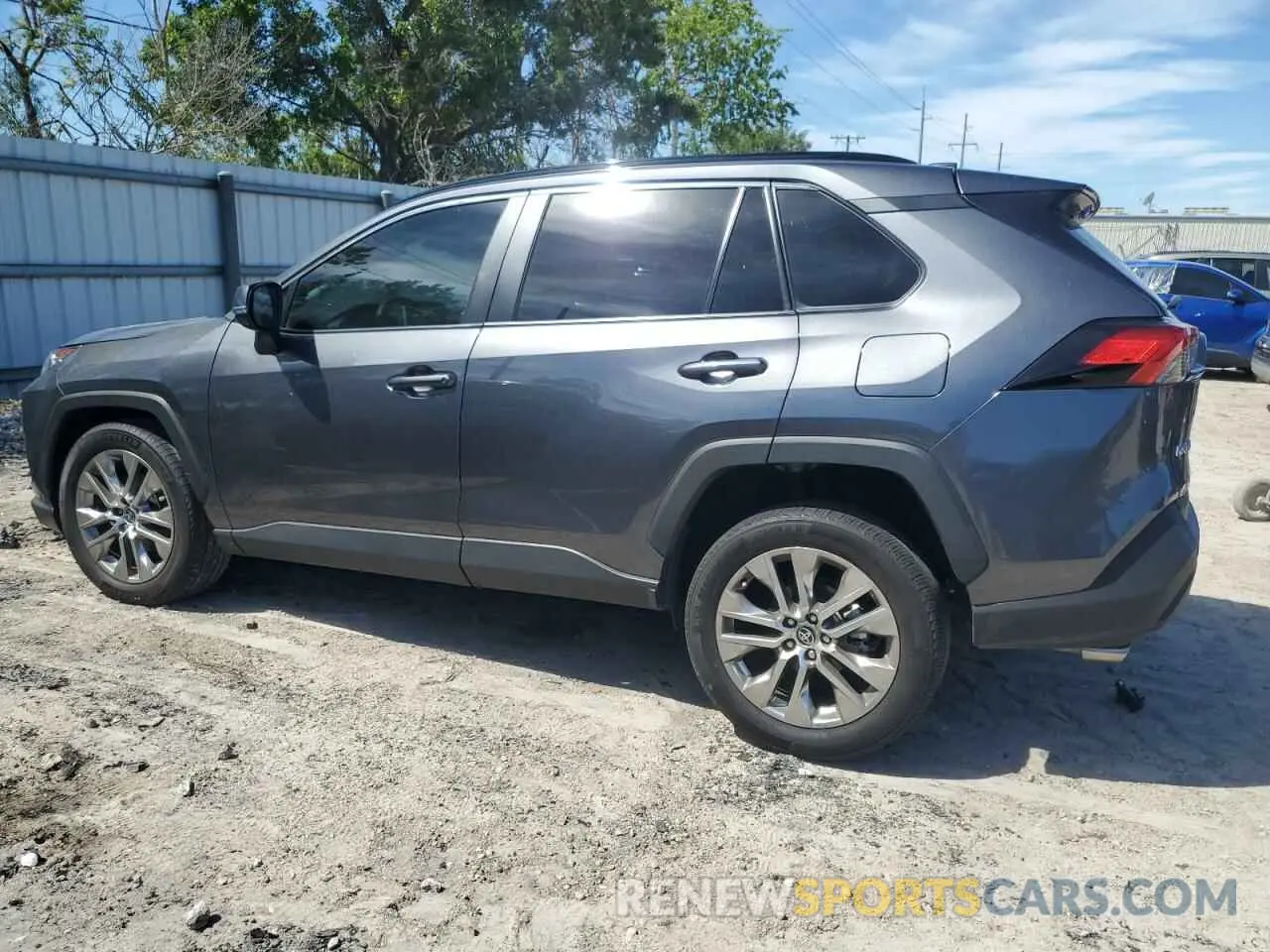 2 Фотография поврежденного автомобиля 2T3C1RFV6MC143877 TOYOTA RAV4 2021