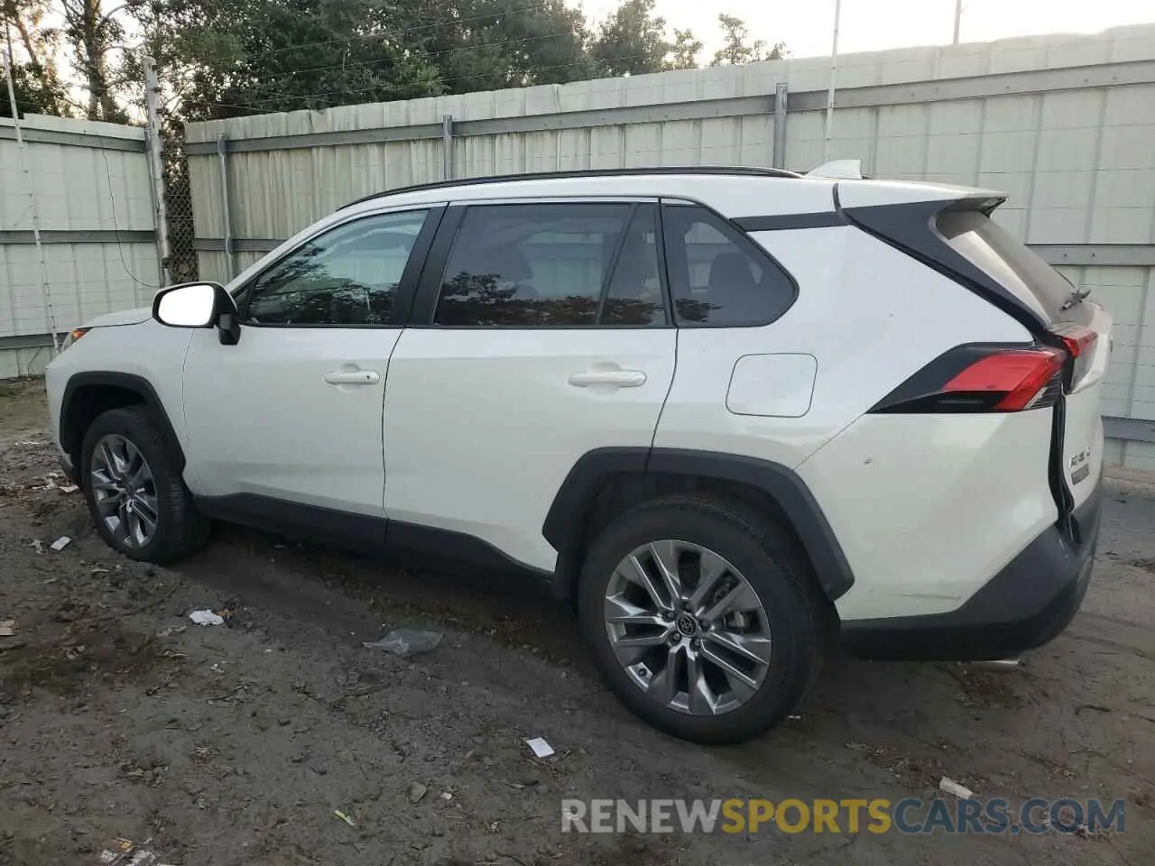 2 Photograph of a damaged car 2T3C1RFV6MW153386 TOYOTA RAV4 2021