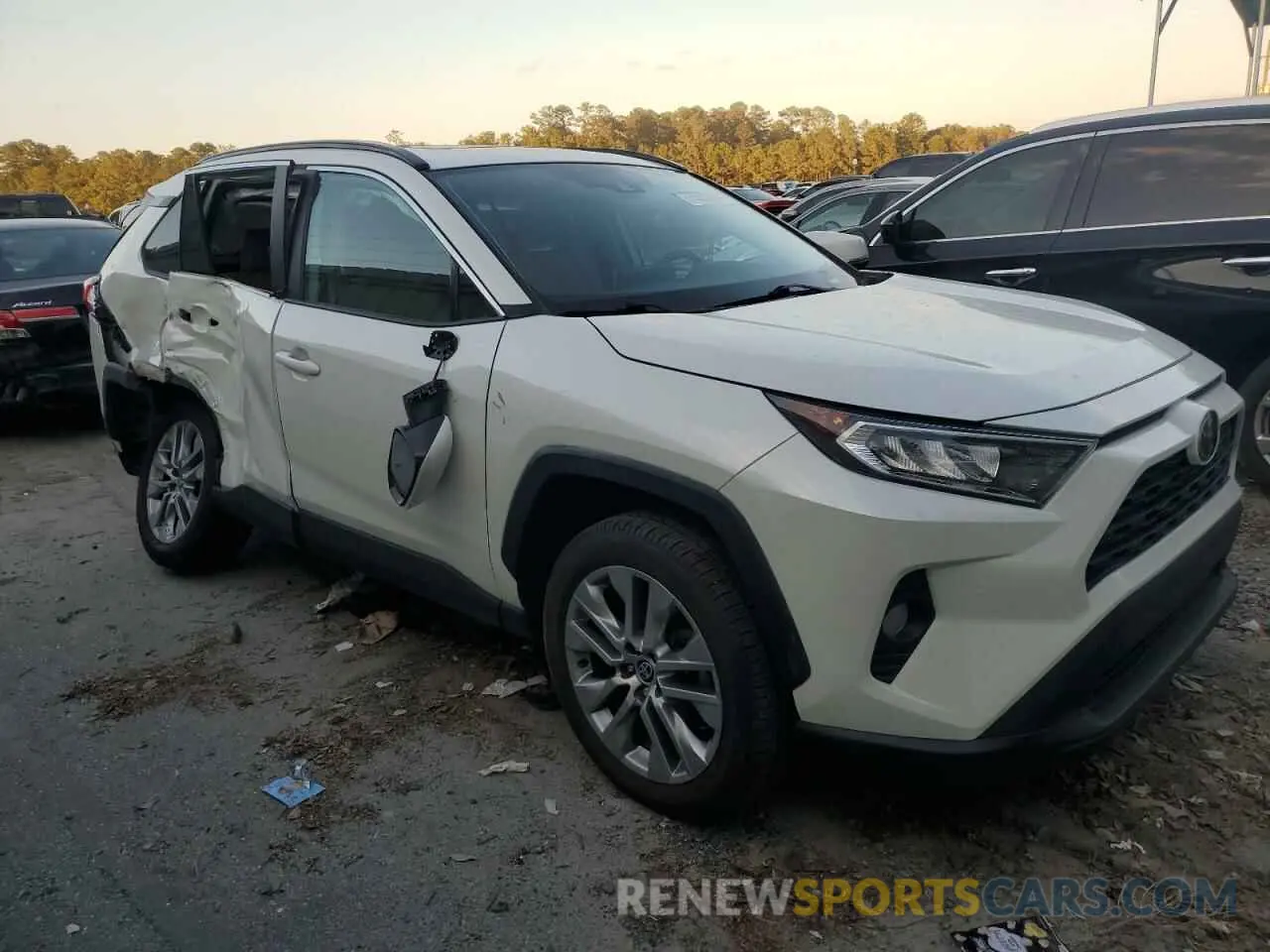 4 Photograph of a damaged car 2T3C1RFV6MW153386 TOYOTA RAV4 2021