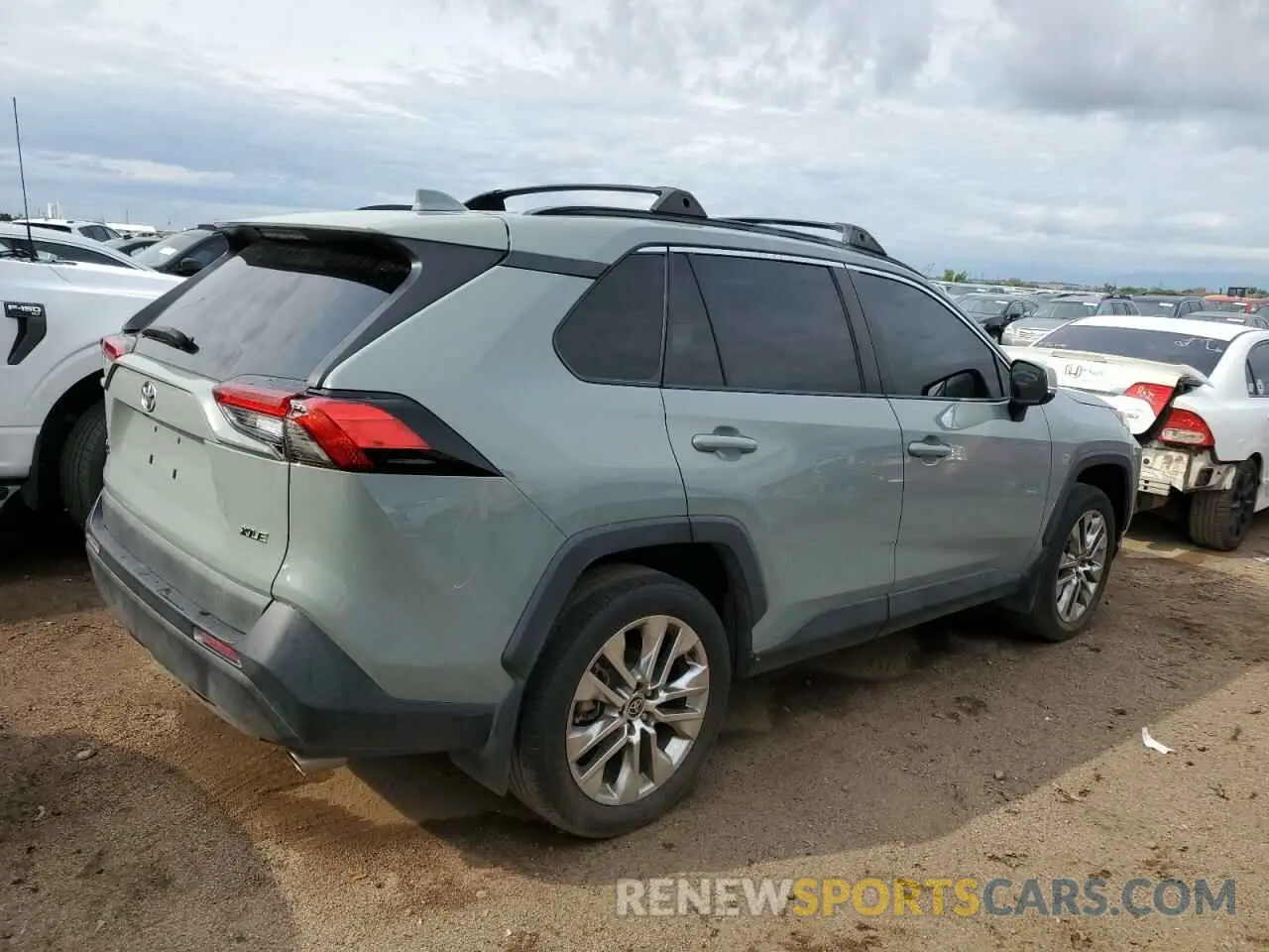 3 Photograph of a damaged car 2T3C1RFV6MW154828 TOYOTA RAV4 2021