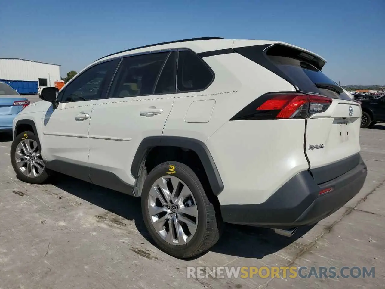 2 Фотография поврежденного автомобиля 2T3C1RFV6MW157423 TOYOTA RAV4 2021
