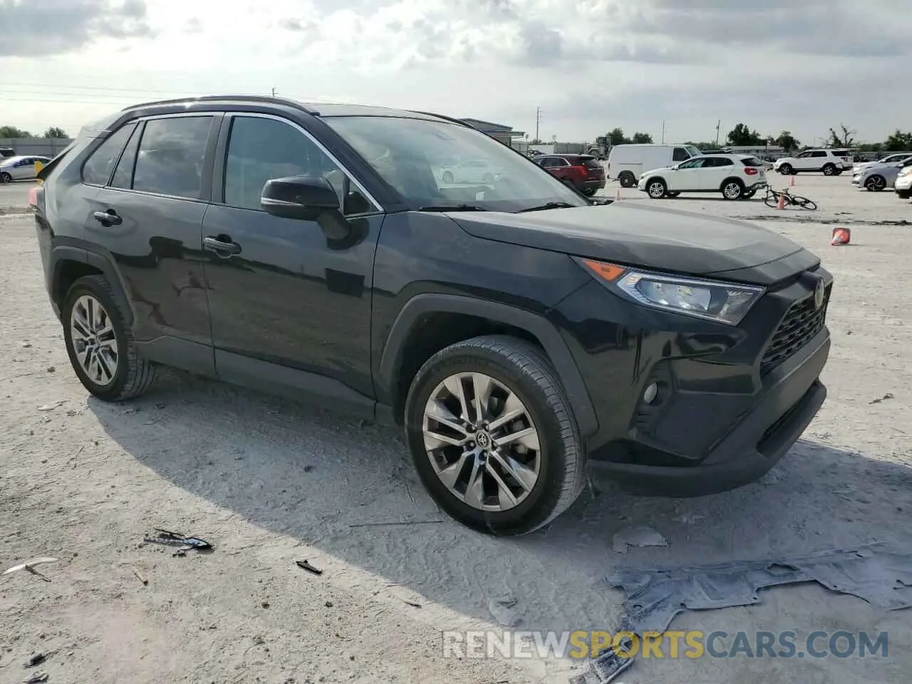 4 Photograph of a damaged car 2T3C1RFV8MC139622 TOYOTA RAV4 2021