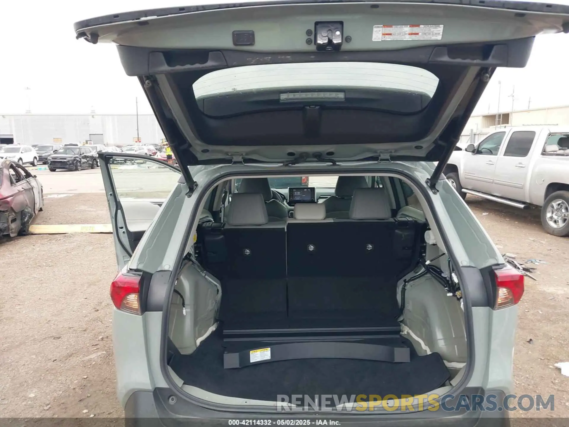 18 Фотография поврежденного автомобиля 2T3C1RFV8MW131096 TOYOTA RAV4 2021