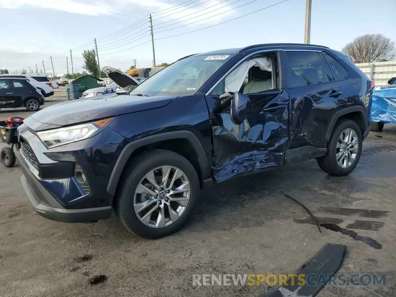 1 Photograph of a damaged car 2T3C1RFV8MW131924 TOYOTA RAV4 2021