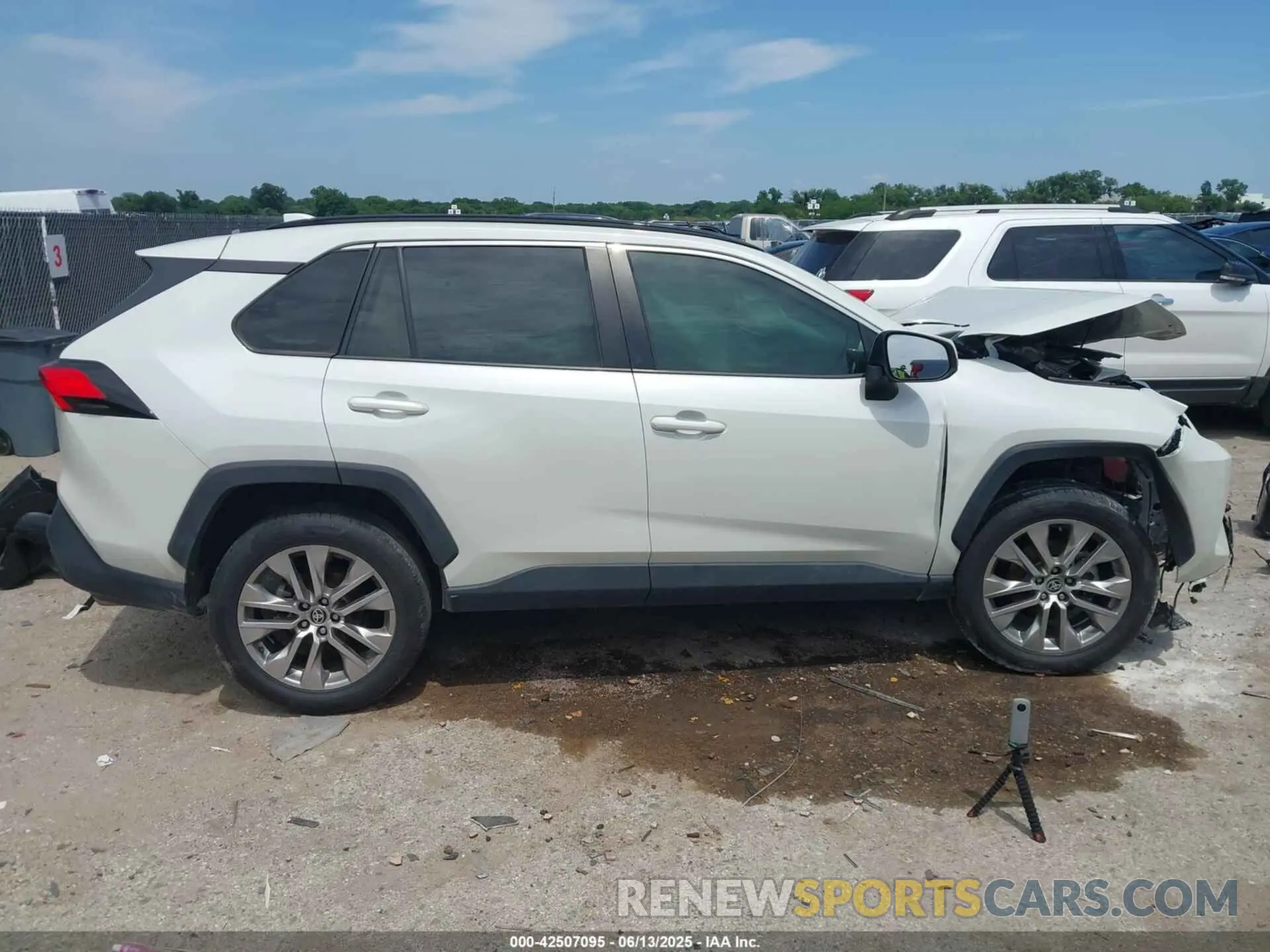 12 Фотография поврежденного автомобиля 2T3C1RFV8MW140171 TOYOTA RAV4 2021