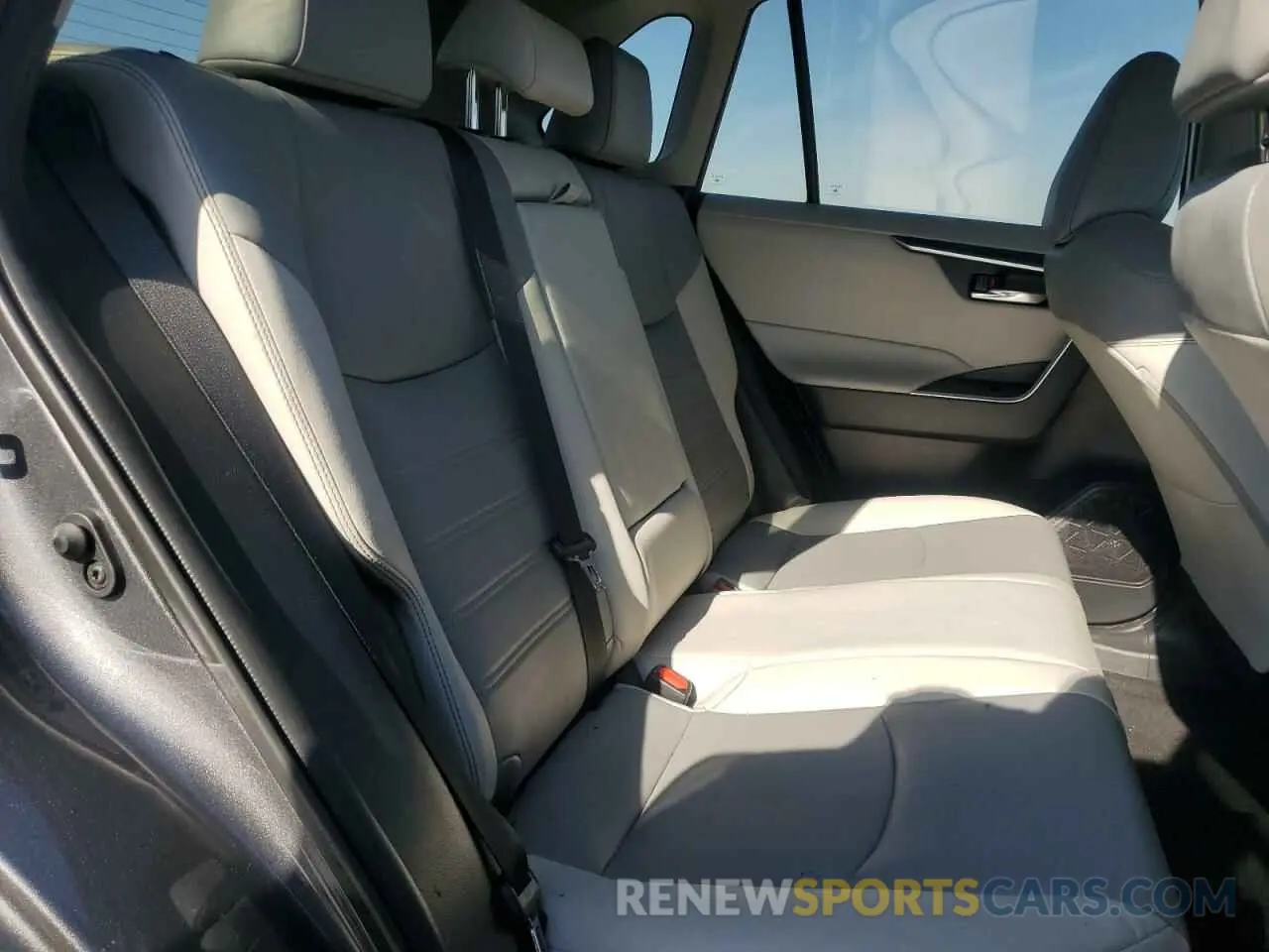 11 Фотография поврежденного автомобиля 2T3C1RFV8MW148173 TOYOTA RAV4 2021