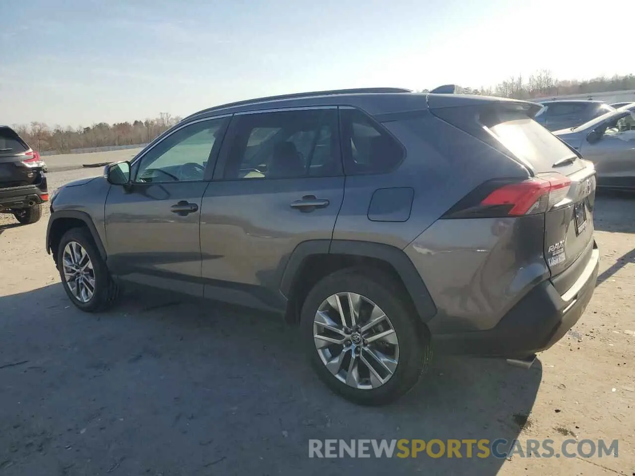 2 Фотография поврежденного автомобиля 2T3C1RFV8MW148173 TOYOTA RAV4 2021